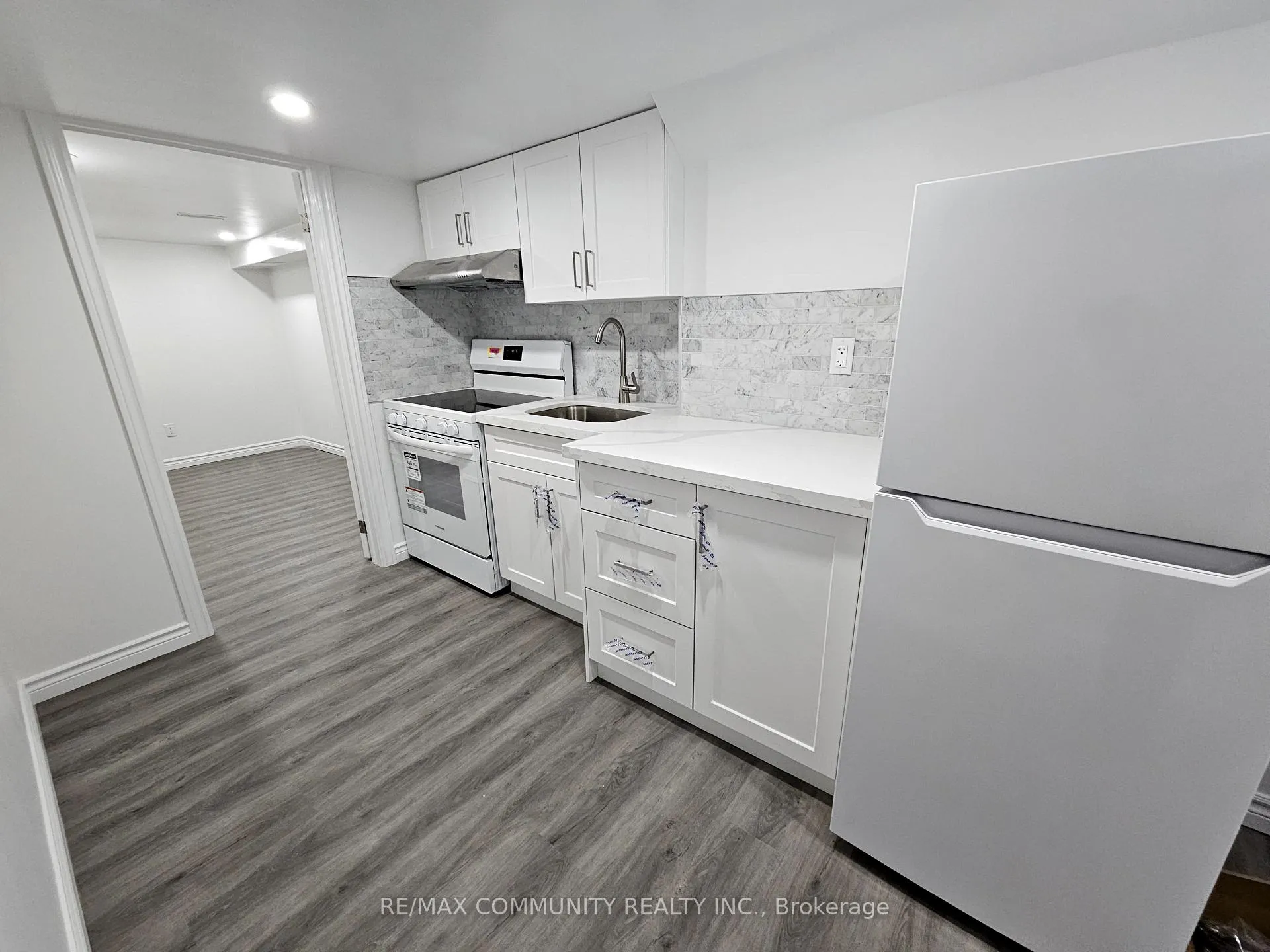 Photo 4 of Unit BASEMENT, 32 Liam Lane, Markham, Cedarwood — HOMEH