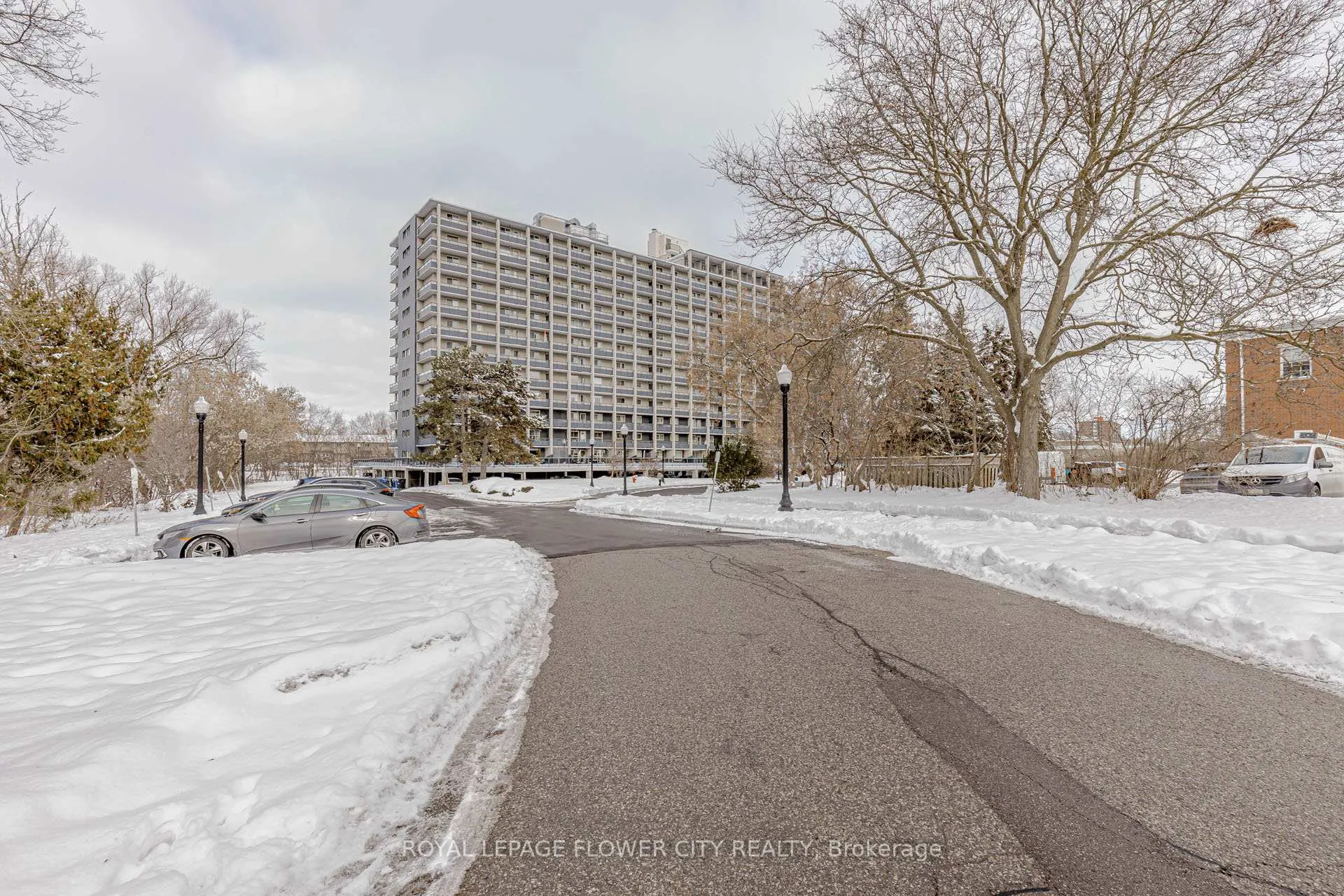 Photo 2 of Unit 106, 58 Bridgeport Road E, Waterloo — HOMEH