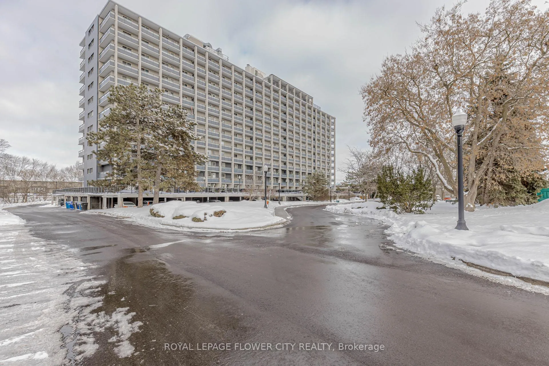 Photo 3 of Unit 106, 58 Bridgeport Road E, Waterloo — HOMEH