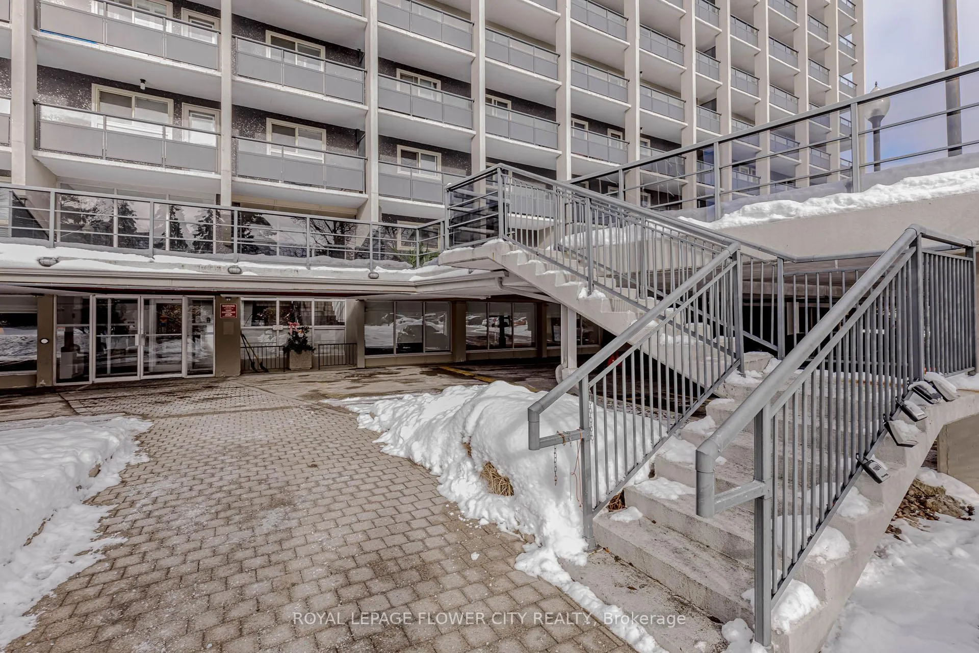 Photo 4 of Unit 106, 58 Bridgeport Road E, Waterloo — HOMEH