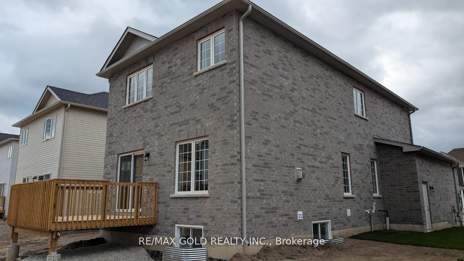 Photo 23 of 230 Mckenzie Drive N, Clearview, Stayner — HOMEH
