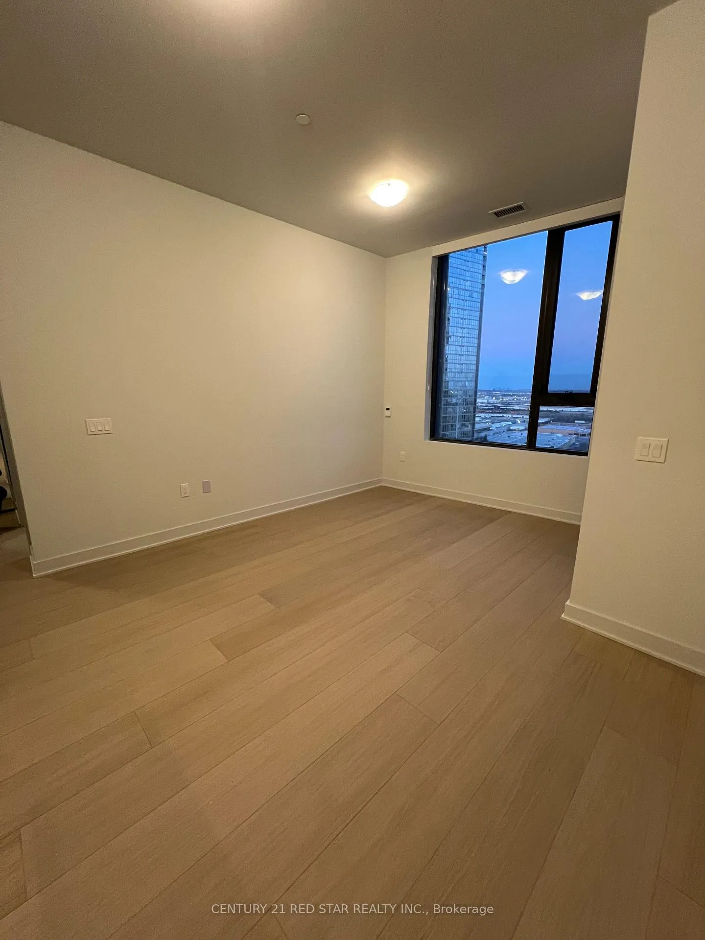 Photo 4 of Unit 2004, 2920 Highway 7, Vaughan, Vaughan Corporate Centre — HOMEH