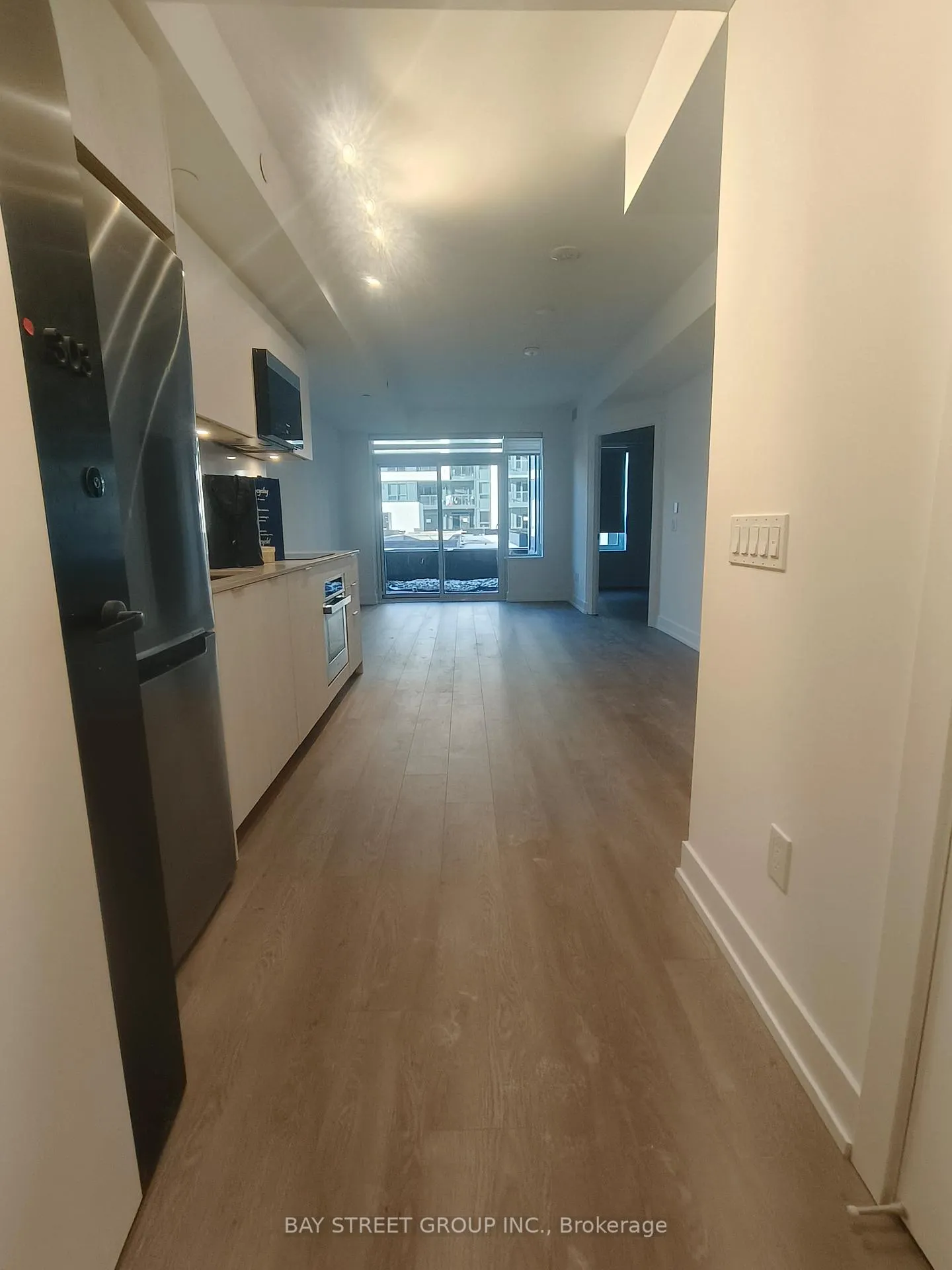 Photo 2 of Unit 303, 8 Cedarland Avenue, Markham, Unionville — HOMEH
