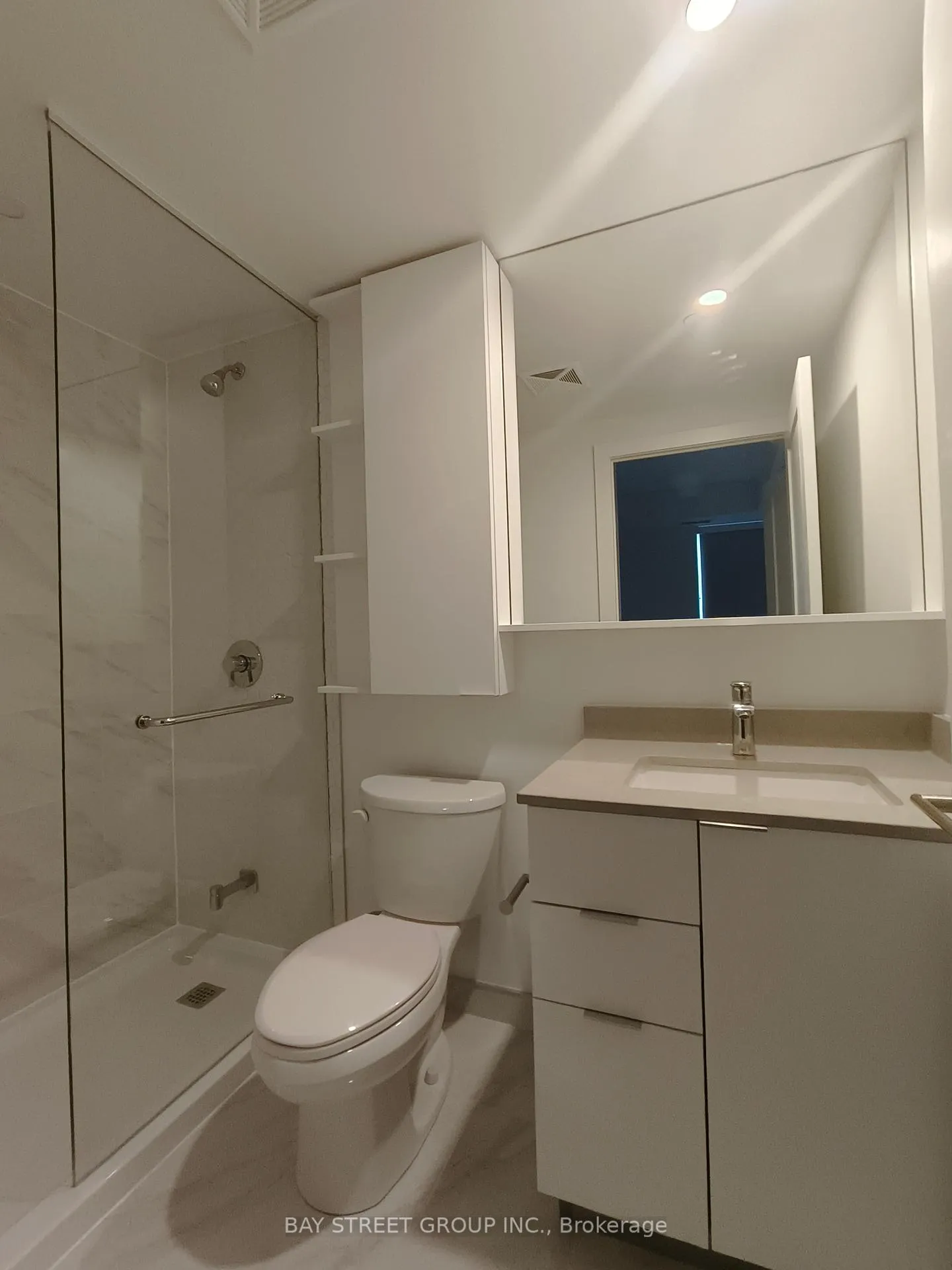 Photo 7 of Unit 303, 8 Cedarland Avenue, Markham, Unionville — HOMEH