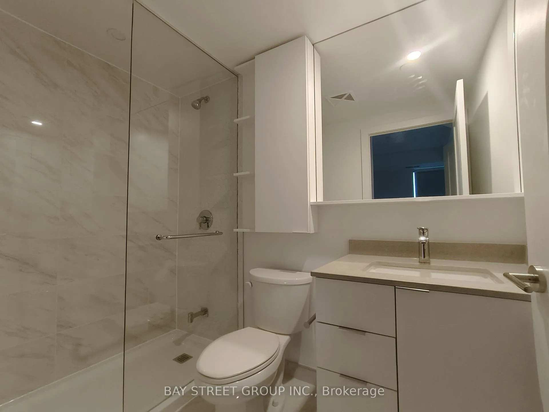 Photo 8 of Unit 303, 8 Cedarland Avenue, Markham, Unionville — HOMEH