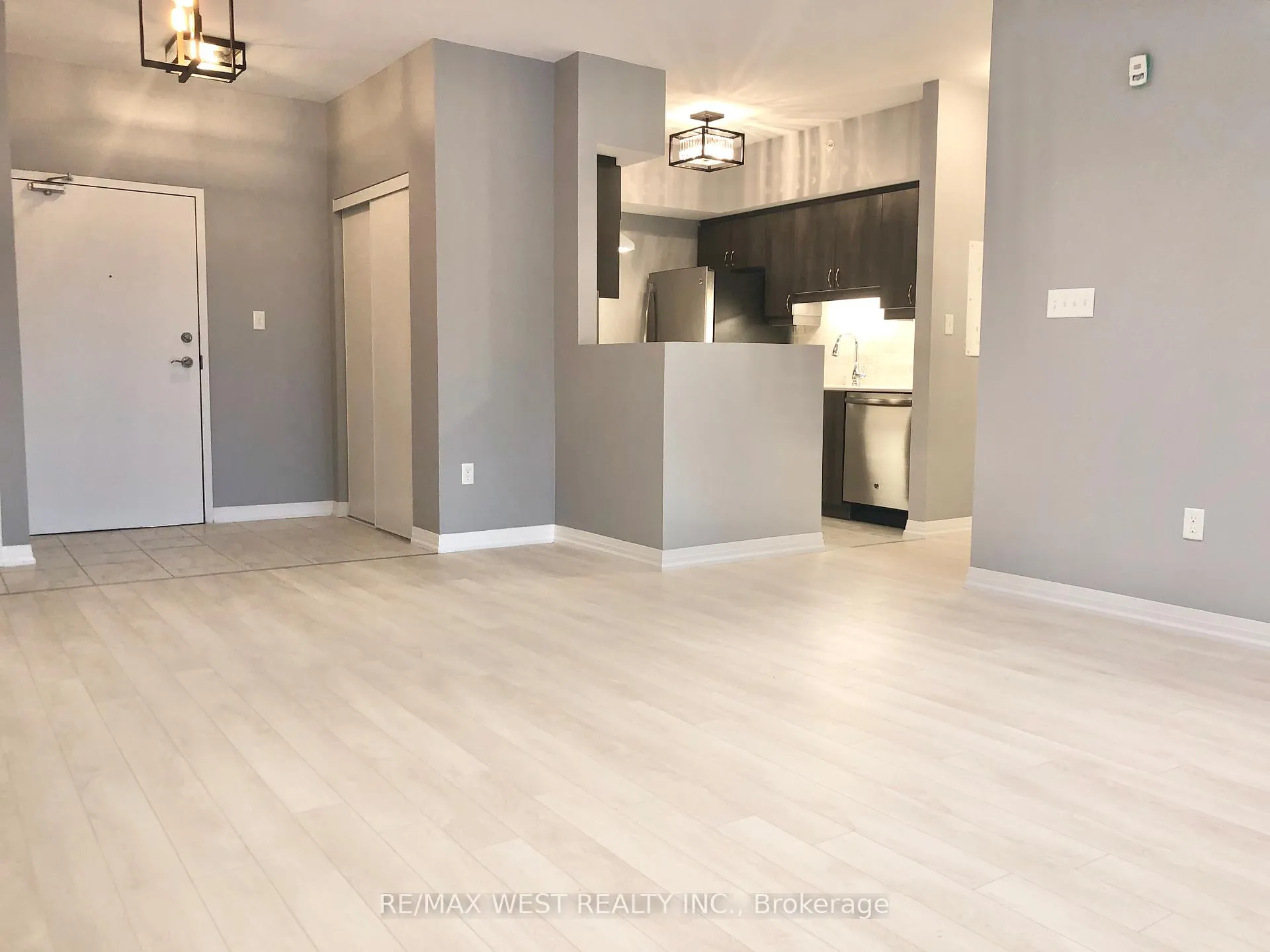 Photo 5 of Unit 305, 304 Essa Drive, Barrie, Ardagh — HOMEH