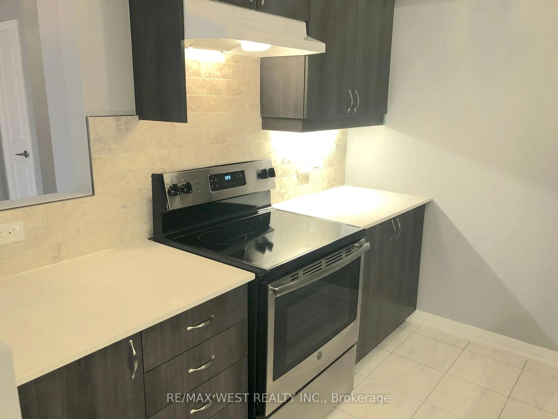 Photo 7 of Unit 305, 304 Essa Drive, Barrie, Ardagh — HOMEH