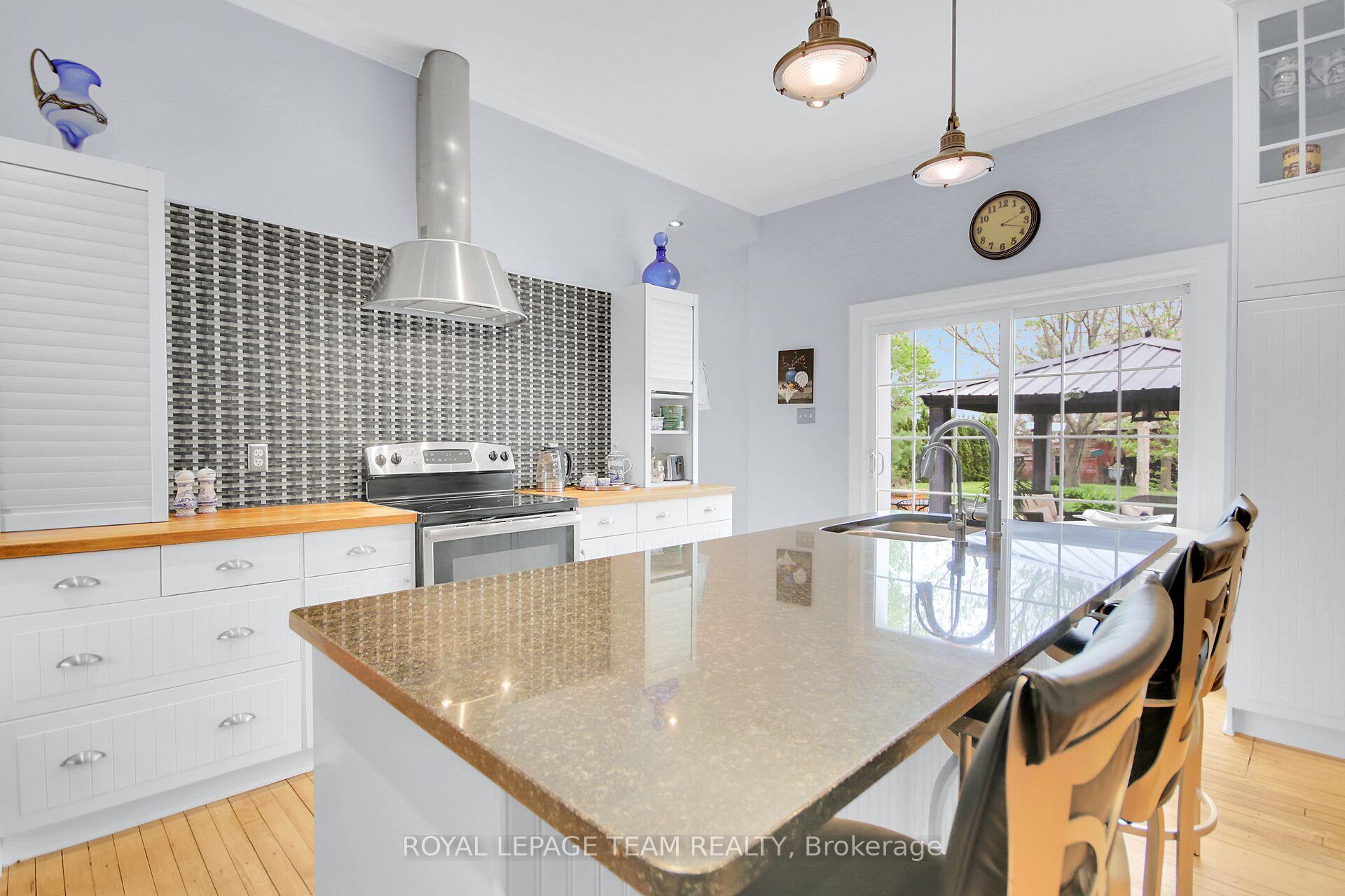Photo 3 of 1242 Donald B. Munro Drive, Ottawa, Huntley Ward (North East) — HOMEH