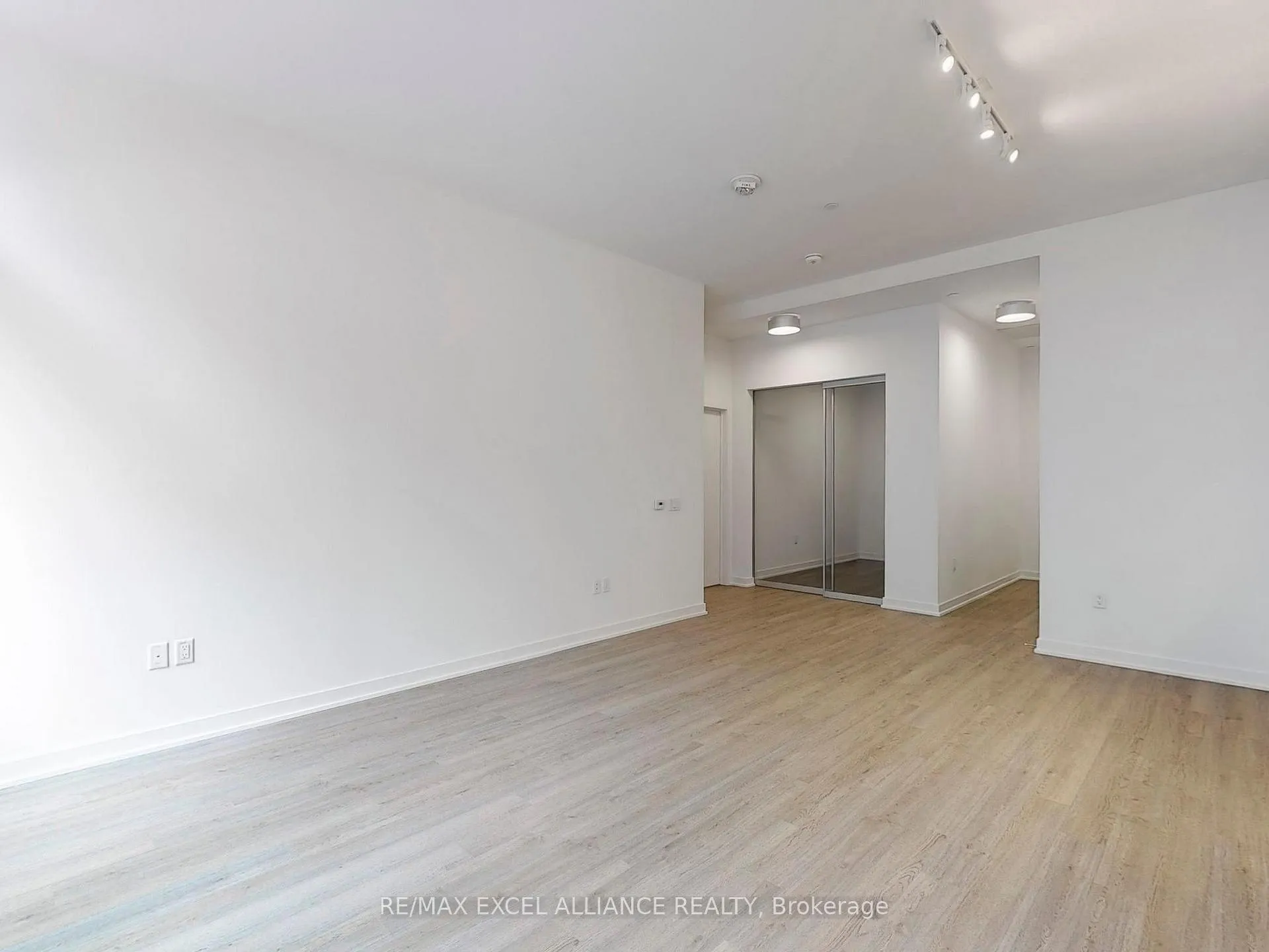 Photo 8 of Unit 203, 357 King Street W, Toronto, Waterfront Communities — HOMEH