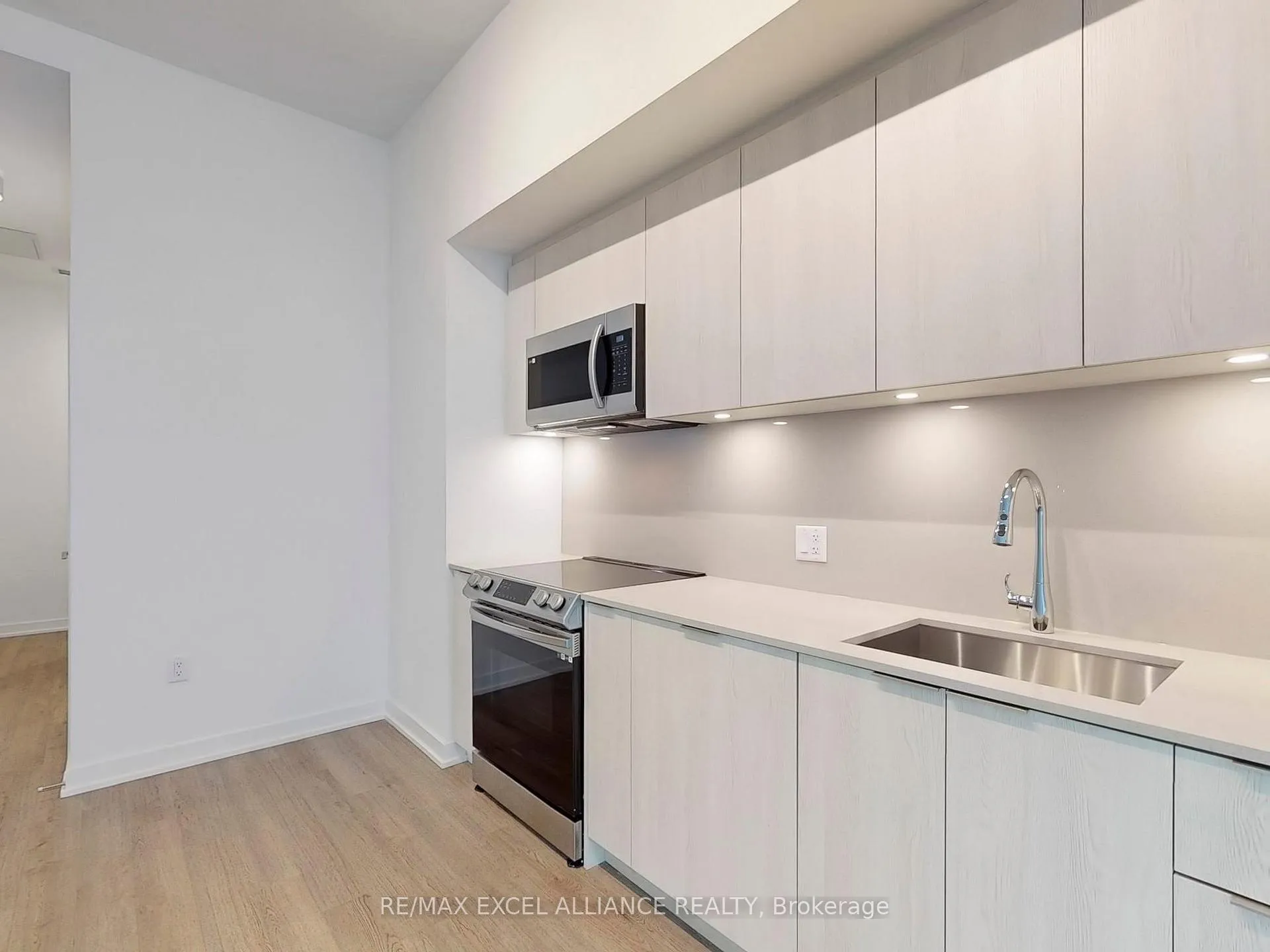 Photo 10 of Unit 203, 357 King Street W, Toronto, Waterfront Communities — HOMEH