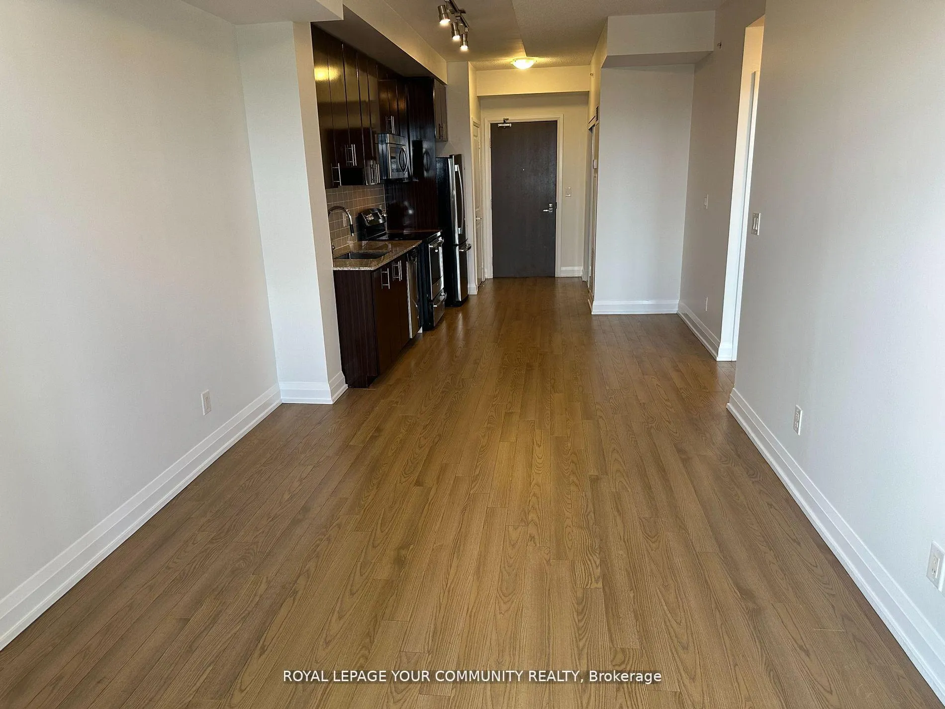Photo 9 of Unit 1403, 7171 Yonge Street, Markham, Grandview — HOMEH