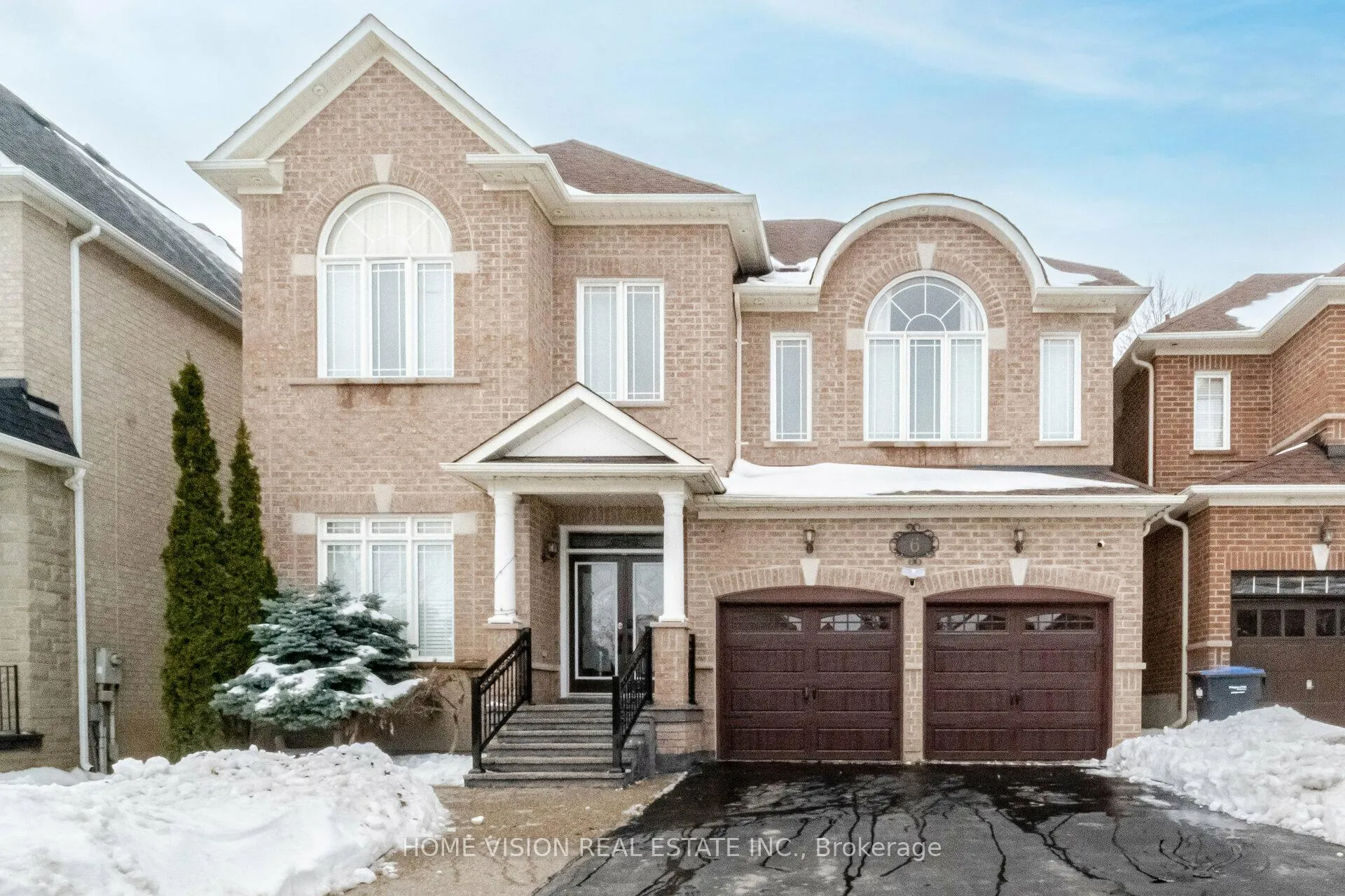 Front of Unit Bsmt, 6 Nova Scotia Road W