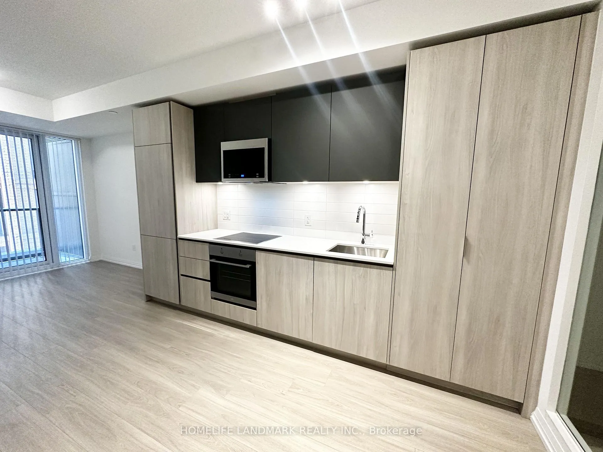 Photo 1 of Unit 804, 8 Widmer Street, Toronto, Waterfront Communities — HOMEH