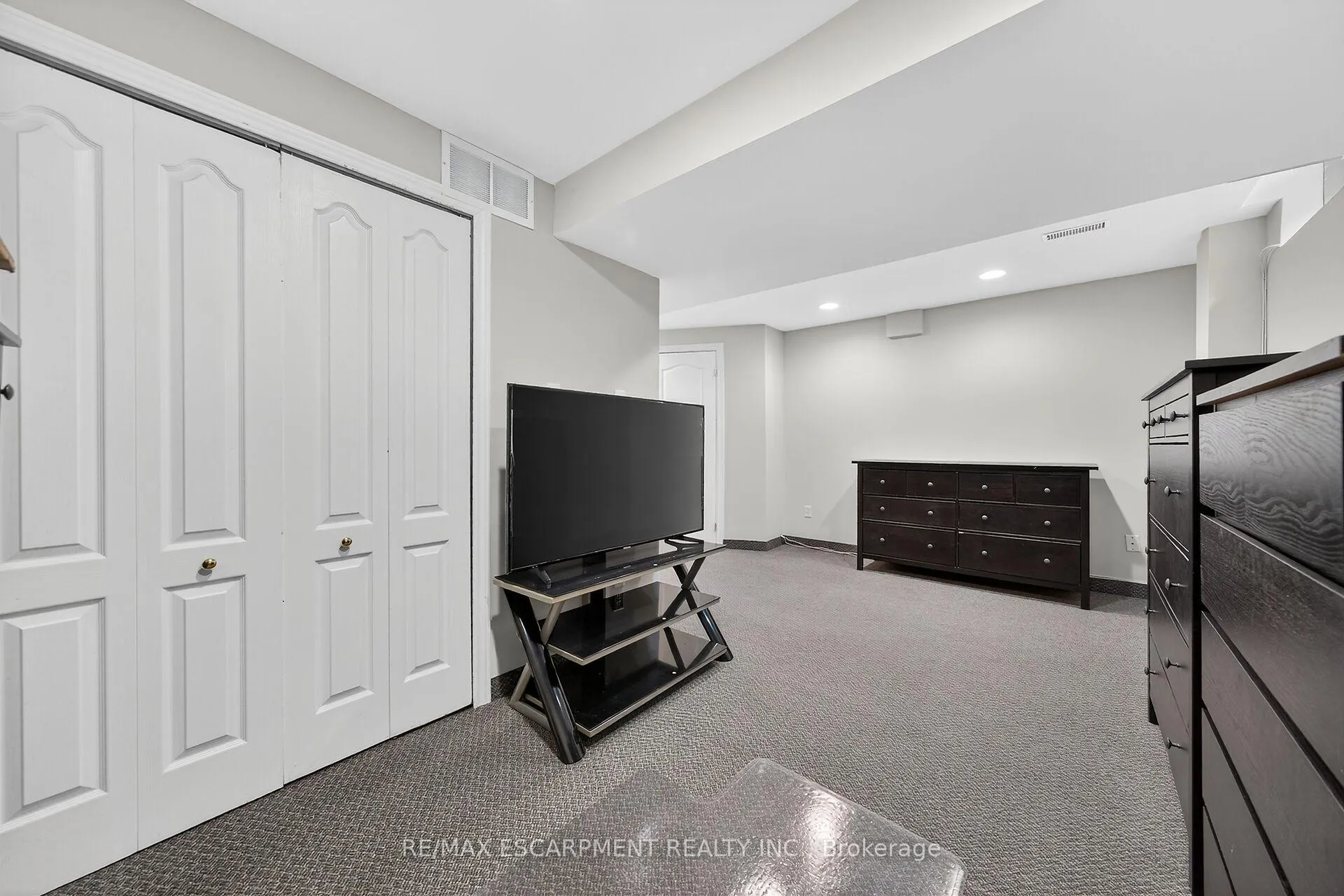 Photo 10 of Unit 23, 7 Southside Place, Hamilton, Mountview — HOMEH