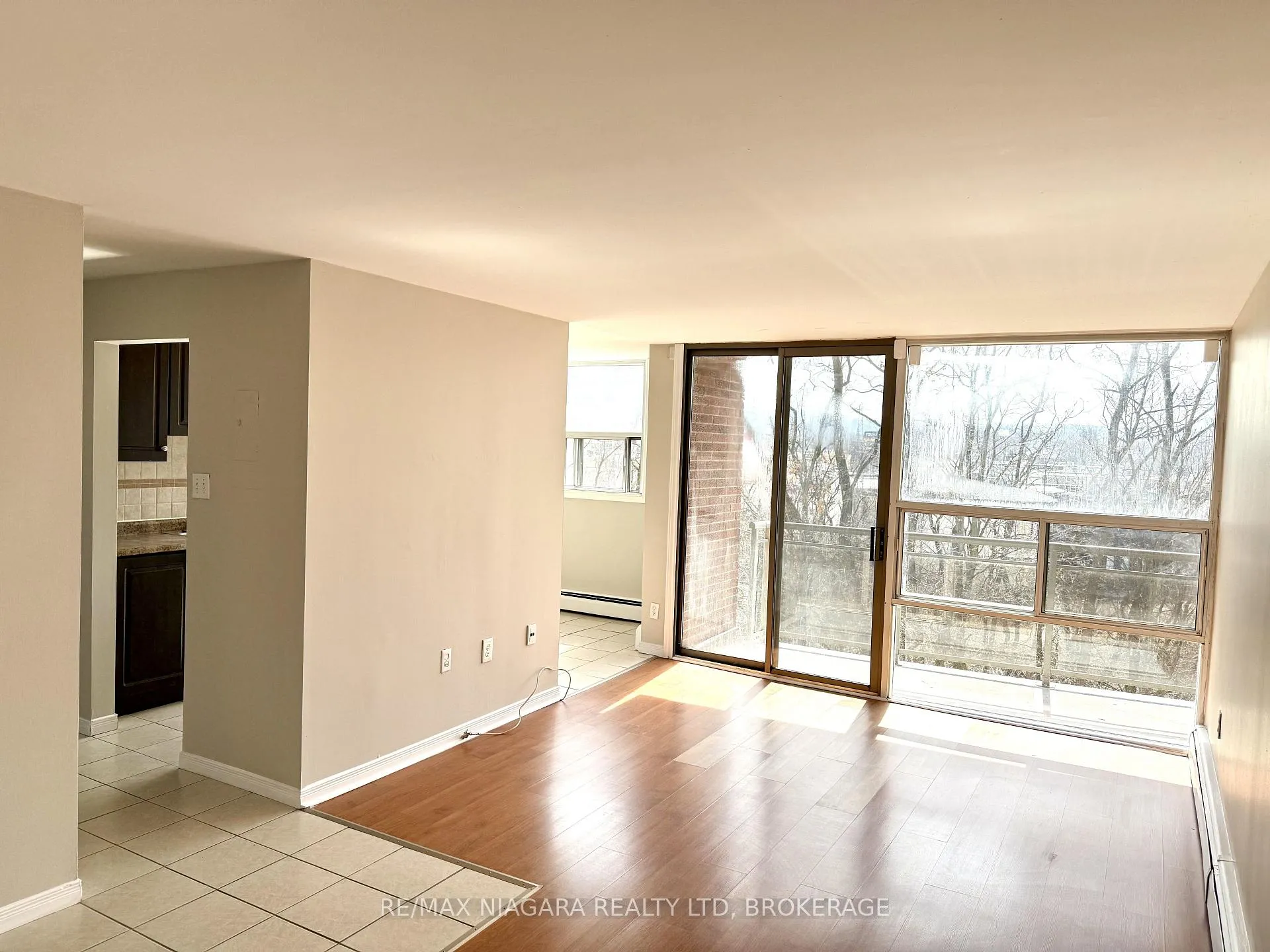 Photo 10 of Unit 204, 7 Riverview Boulevard, St. Catharines, Glendale/Glenridge — HOMEH