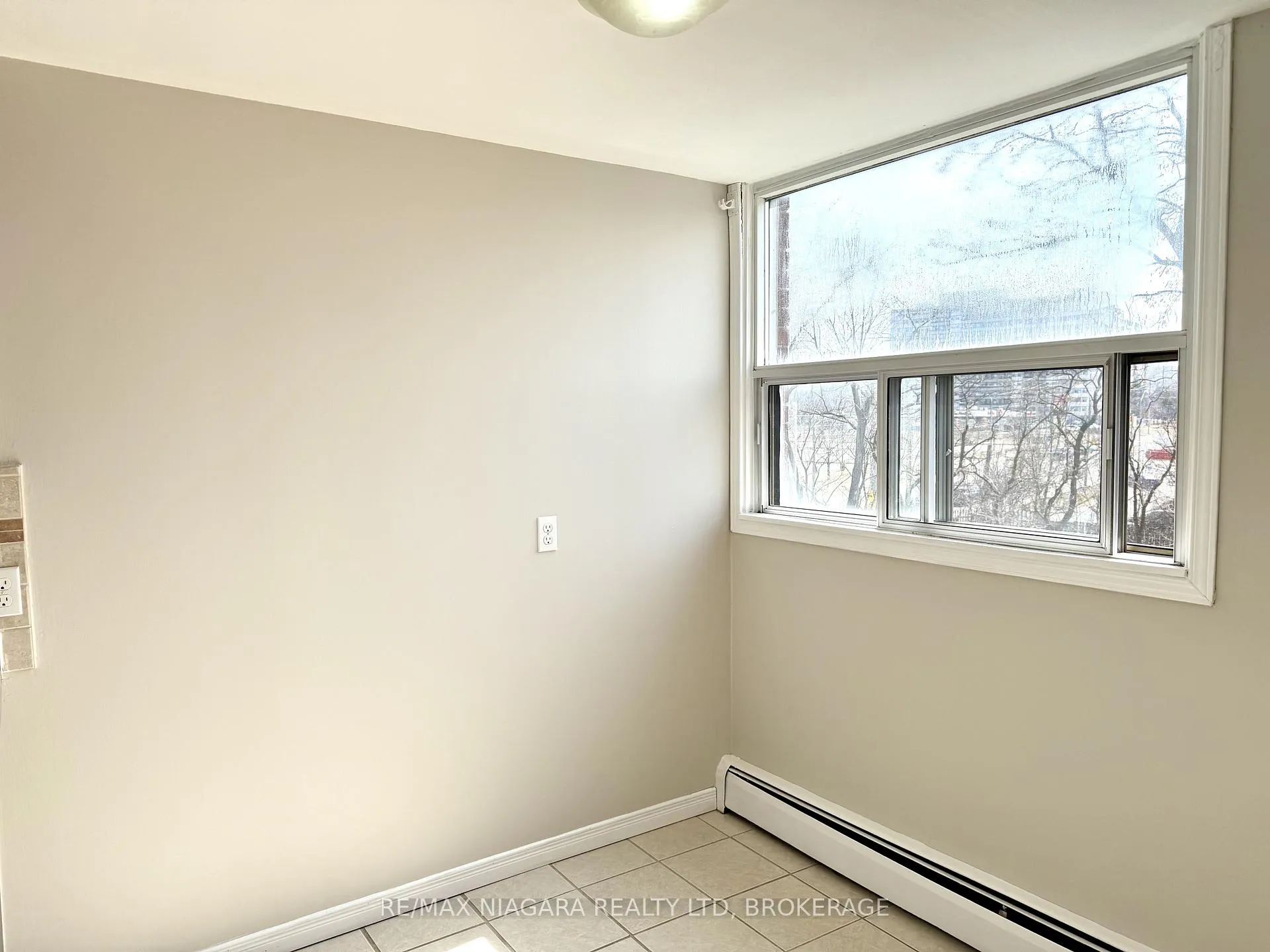 Photo 14 of Unit 204, 7 Riverview Boulevard, St. Catharines, Glendale/Glenridge — HOMEH