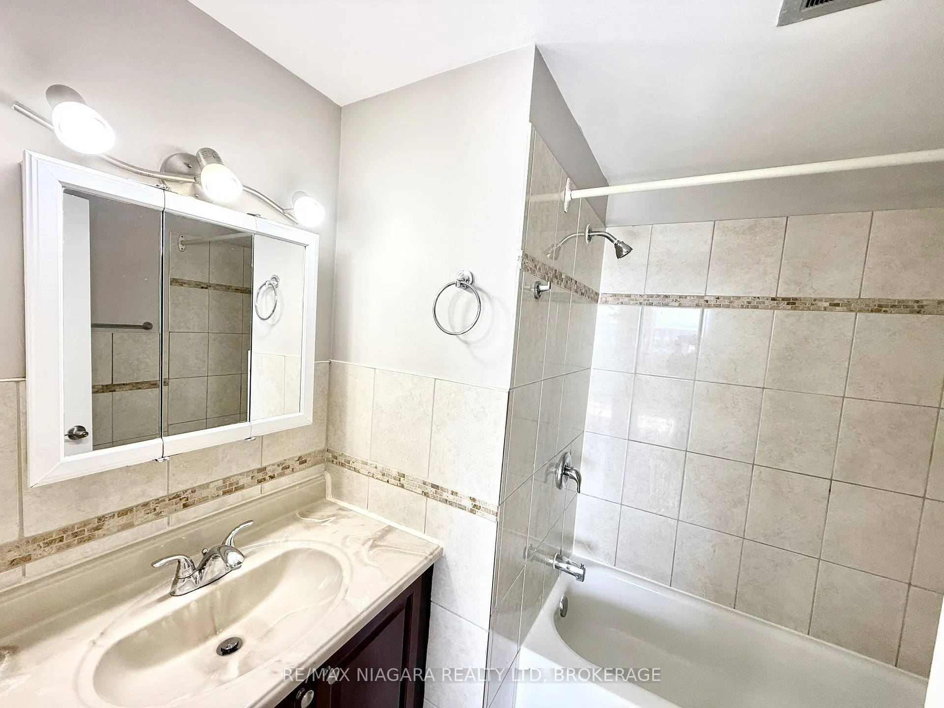 Photo 15 of Unit 204, 7 Riverview Boulevard, St. Catharines, Glendale/Glenridge — HOMEH