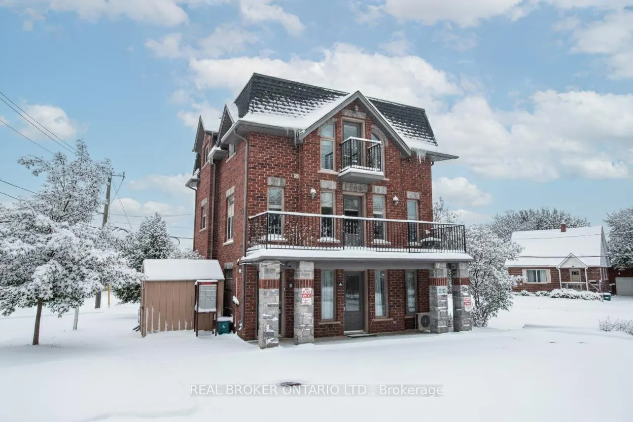 Front of Unit B, 489 East Avenue