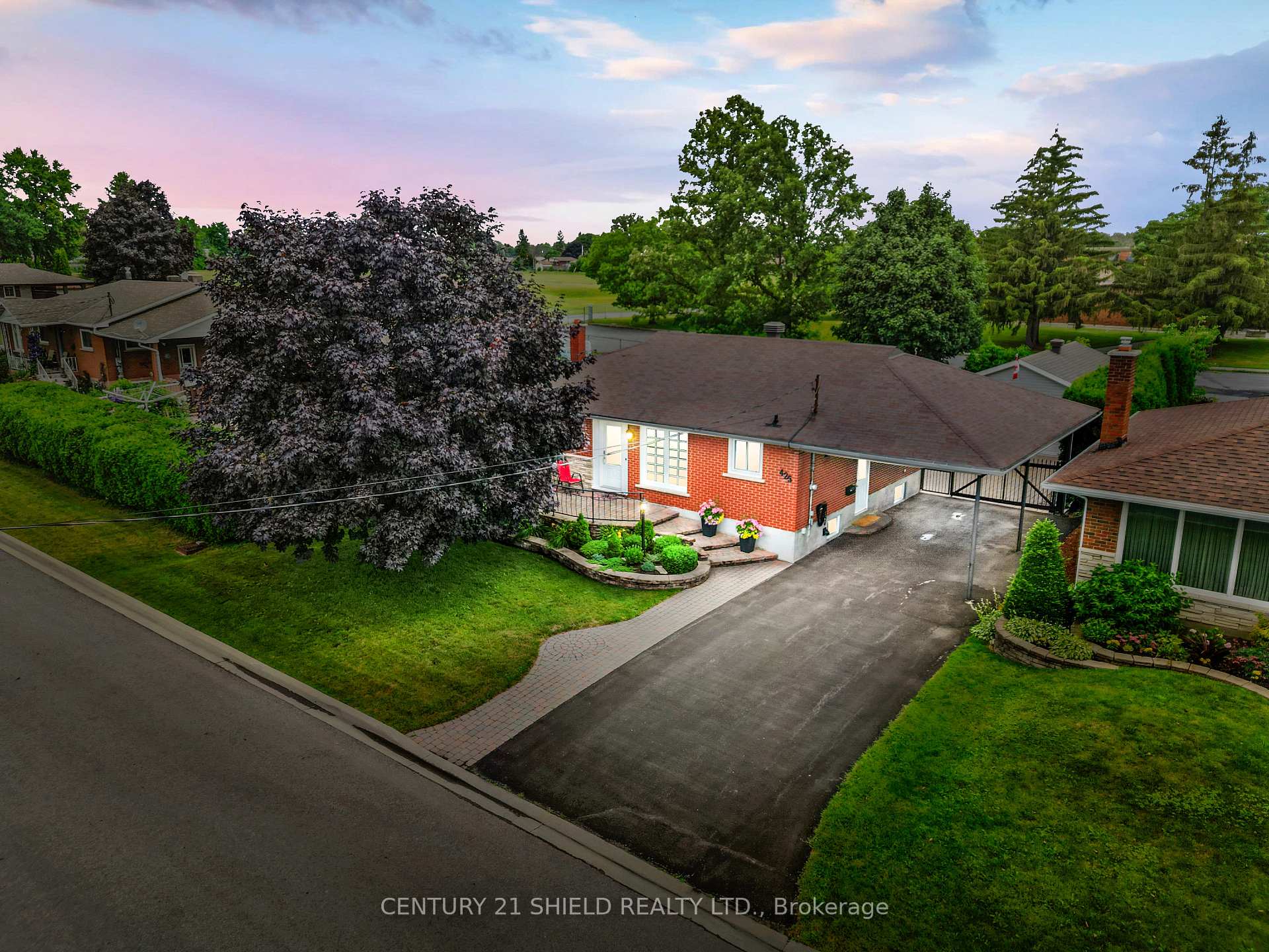 Photo 2 of 425 Lynwood Drive, Cornwall — HOMEH