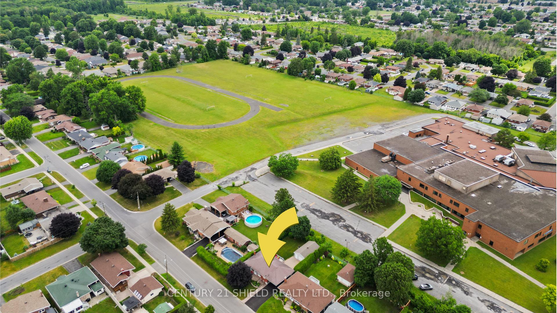 Photo 4 of 425 Lynwood Drive, Cornwall — HOMEH