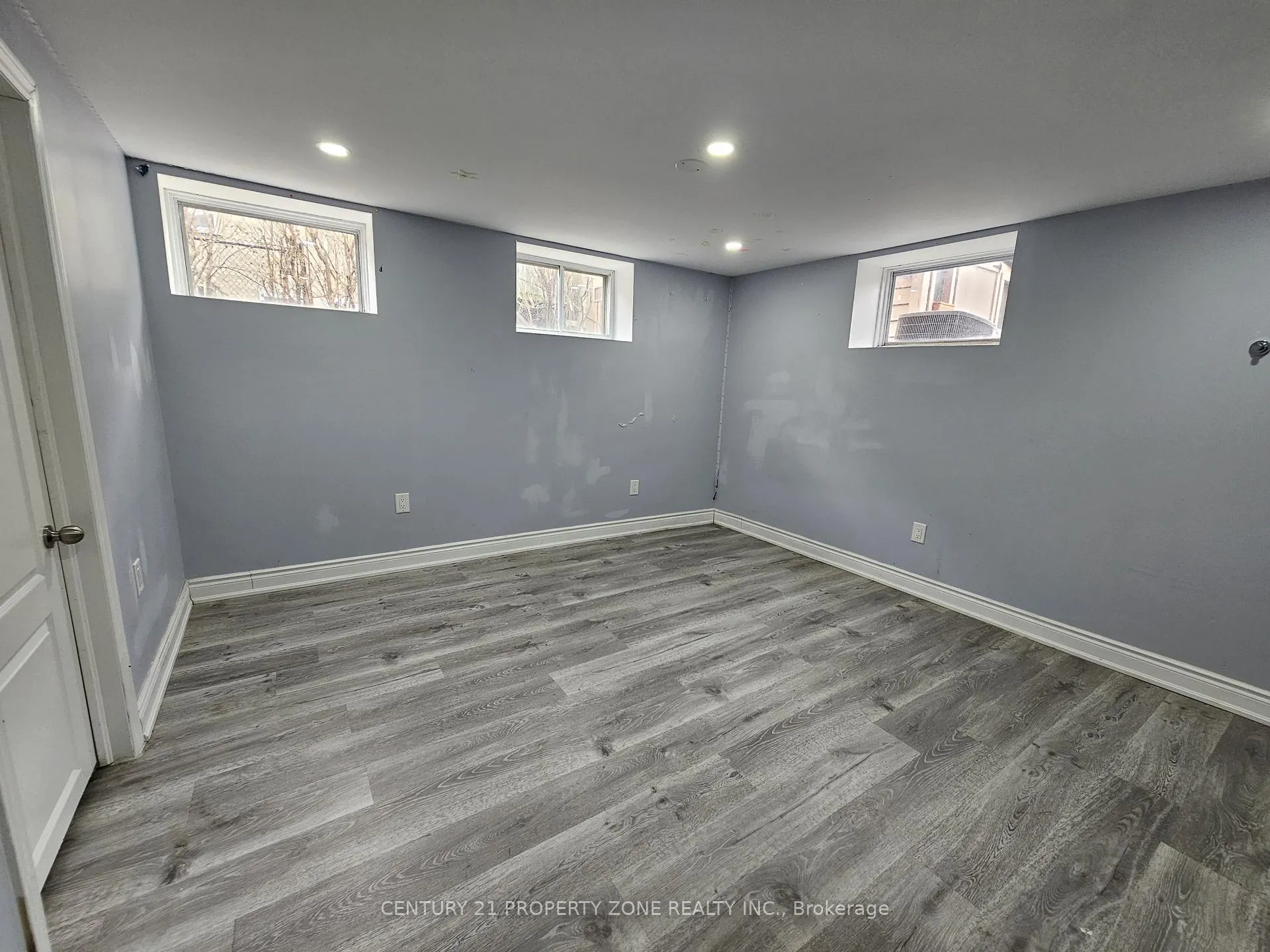 Photo 9 of 481 Glover RD W, Hamilton, Lakeshore — HOMEH