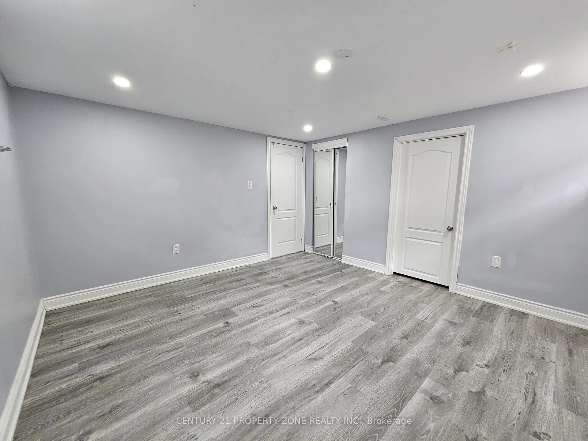 Photo 11 of 481 Glover RD W, Hamilton, Lakeshore — HOMEH