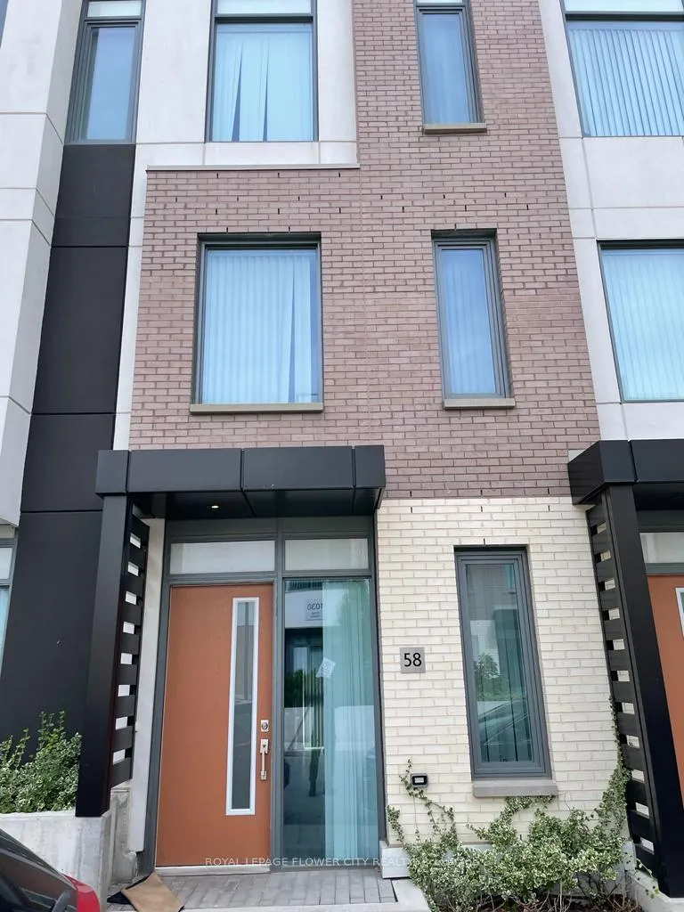 Front of 1040 Portage Pkwy TH58