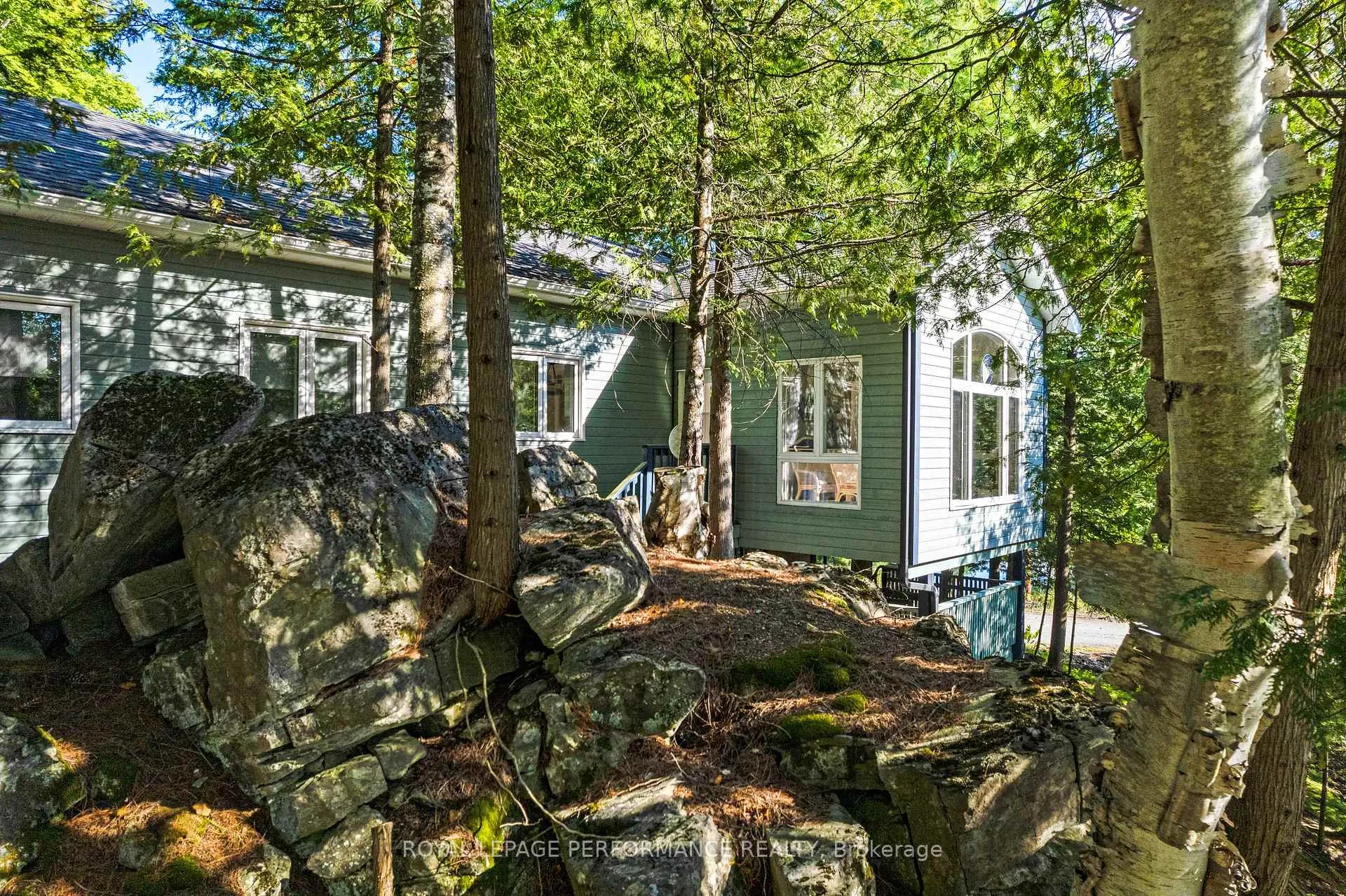 Photo 5 of 1020 Carson Trail Road, Frontenac, Frontenac North — HOMEH