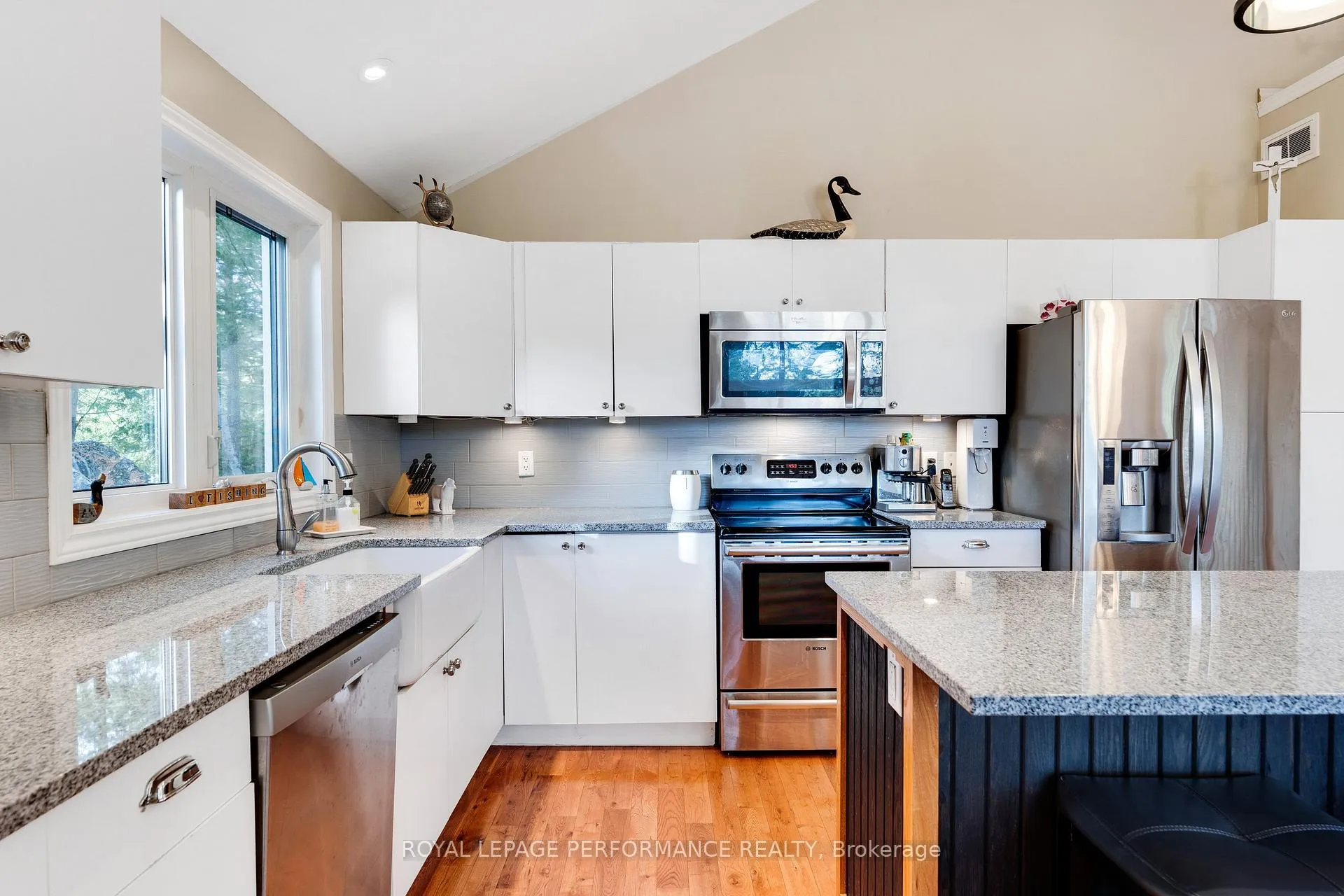 Photo 17 of 1020 Carson Trail Road, Frontenac, Frontenac North — HOMEH