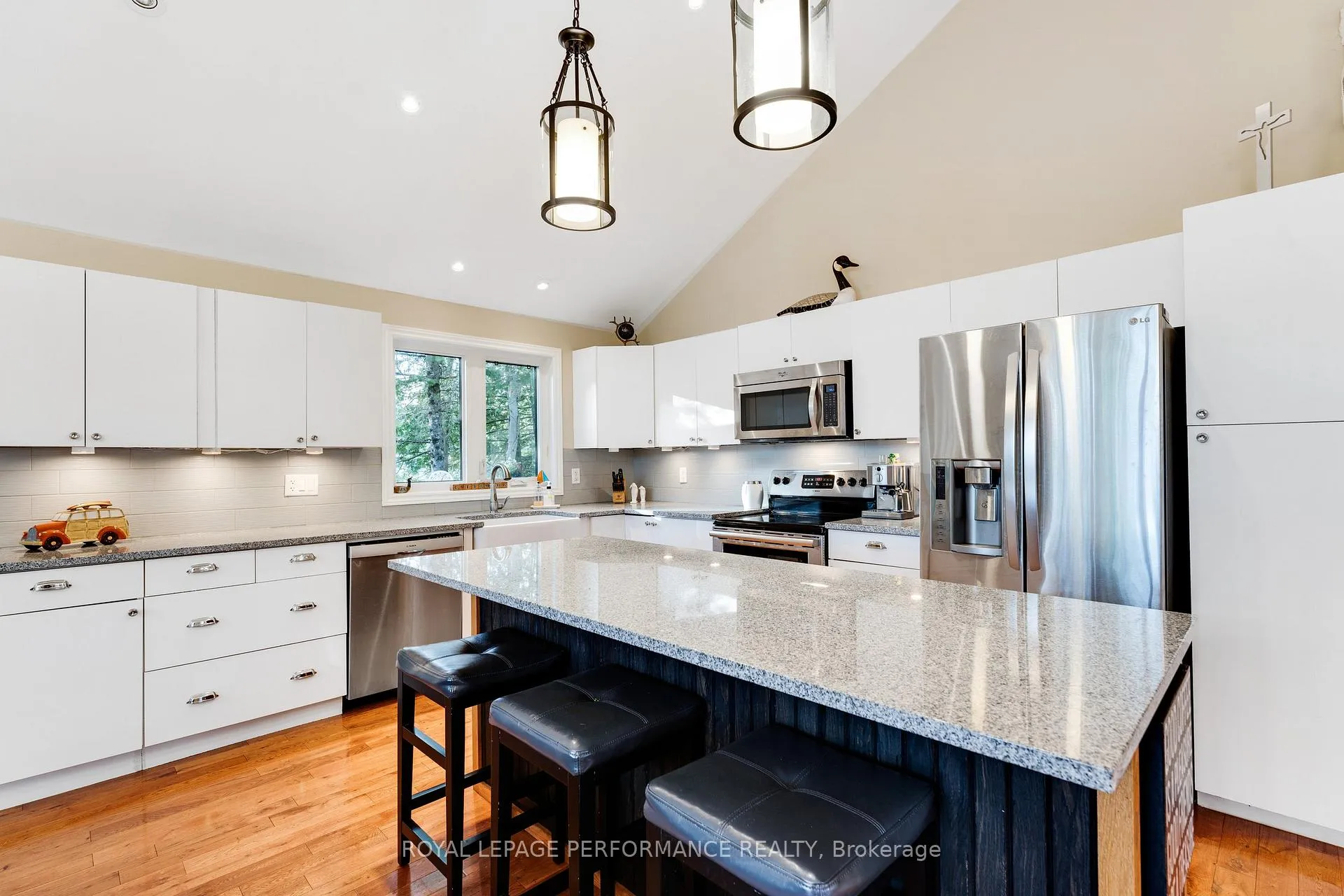 Photo 18 of 1020 Carson Trail Road, Frontenac, Frontenac North — HOMEH