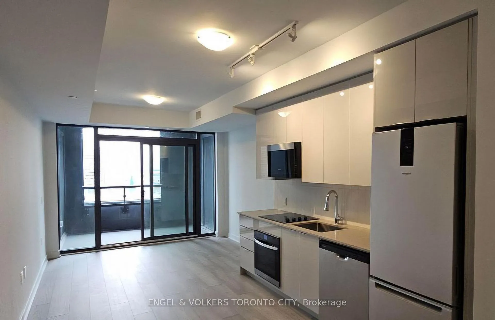 Photo 6 of Unit 1213, 2920 Hwy 7, Vaughan, Vaughan Corporate Centre — HOMEH