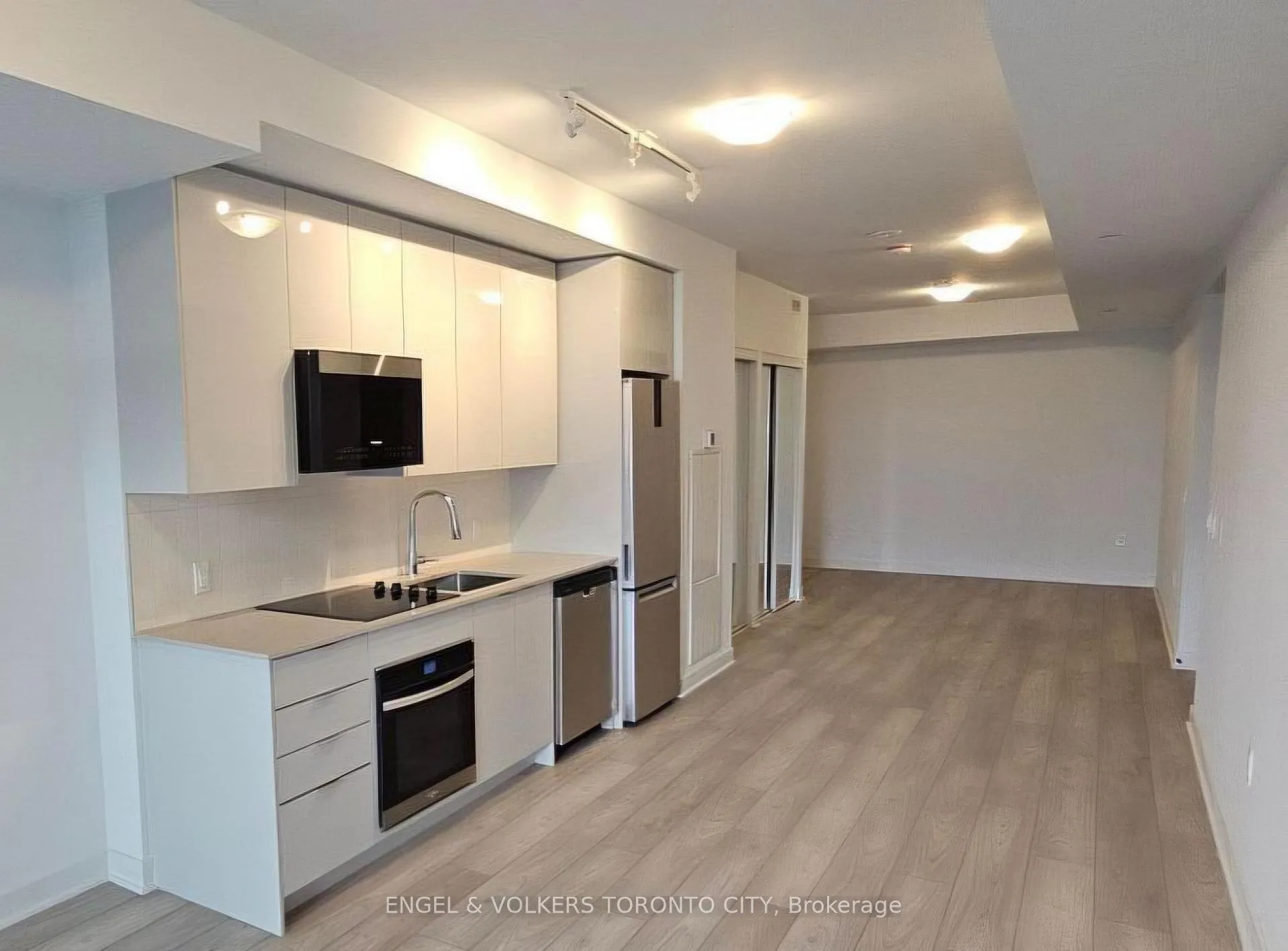 Photo 7 of Unit 1213, 2920 Hwy 7, Vaughan, Vaughan Corporate Centre — HOMEH