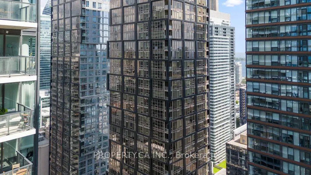 Photo 4 of Unit 3708, 35 Mercer Street, Toronto, Waterfront Communities — HOMEH