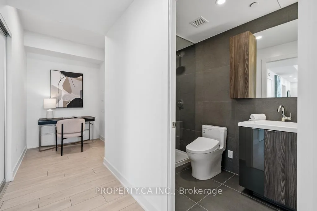 Photo 17 of Unit 3708, 35 Mercer Street, Toronto, Waterfront Communities — HOMEH