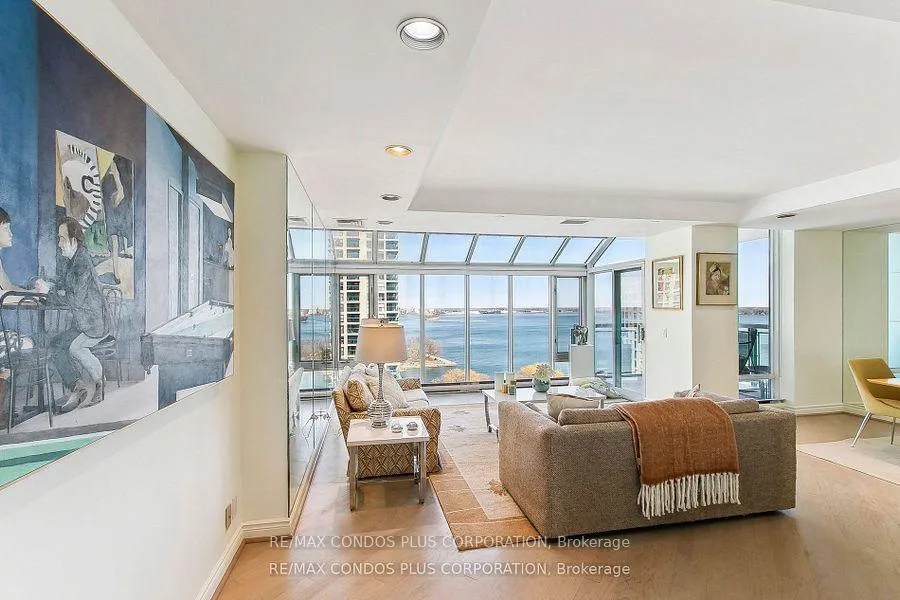 Photo 3 of Unit 1013, 211 Queens Quay W, Toronto, Waterfront Communities — HOMEH