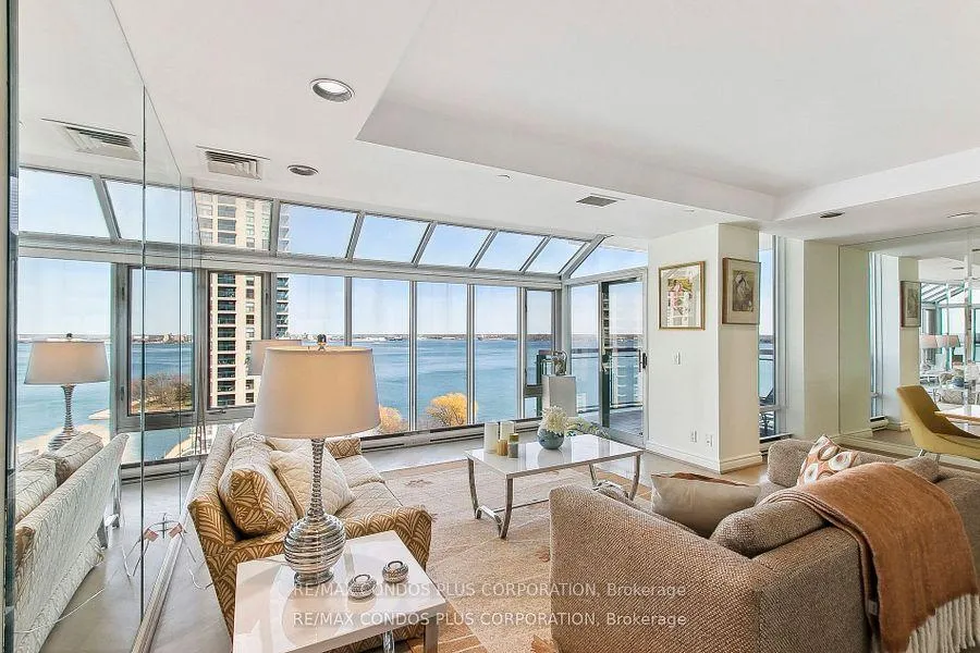 Photo 5 of Unit 1013, 211 Queens Quay W, Toronto, Waterfront Communities — HOMEH
