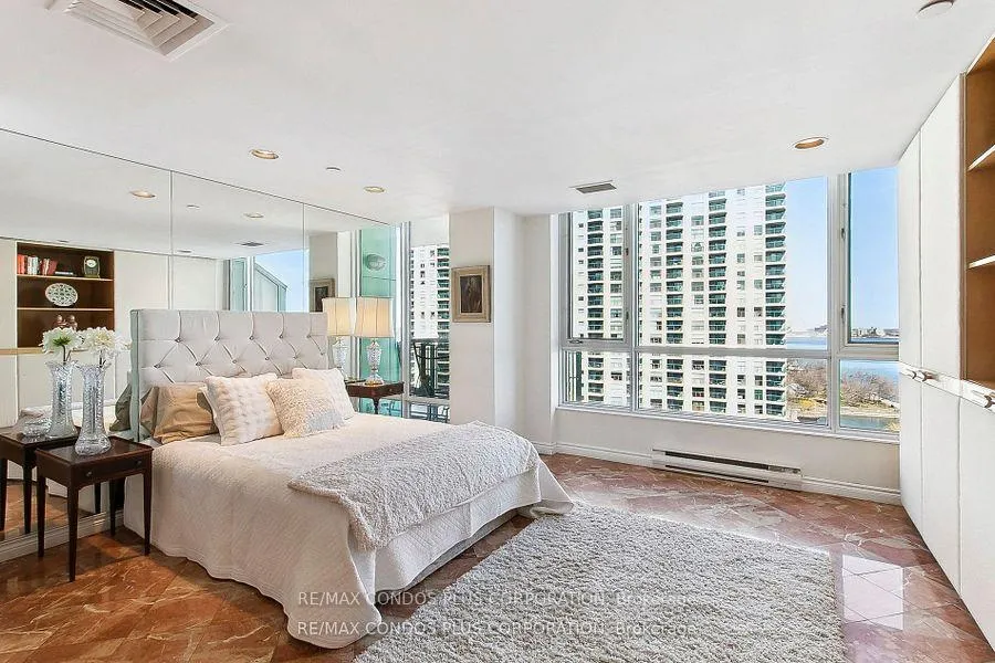 Photo 11 of Unit 1013, 211 Queens Quay W, Toronto, Waterfront Communities — HOMEH