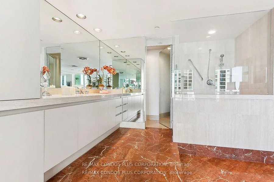 Photo 14 of Unit 1013, 211 Queens Quay W, Toronto, Waterfront Communities — HOMEH