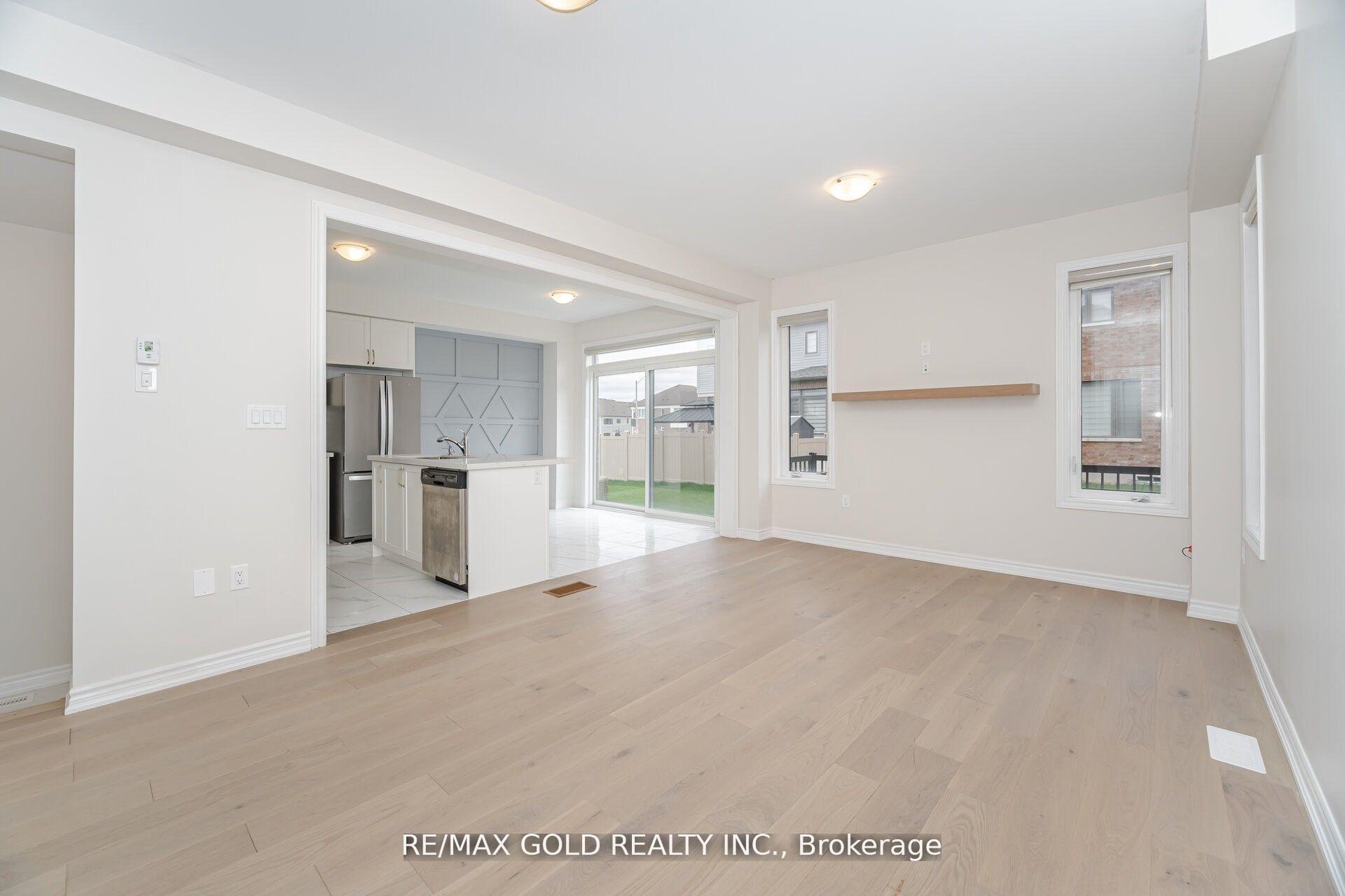 Photo 4 of 50 Prudhoe Terrace, Barrie, Rural Barrie Southeast — HOMEH