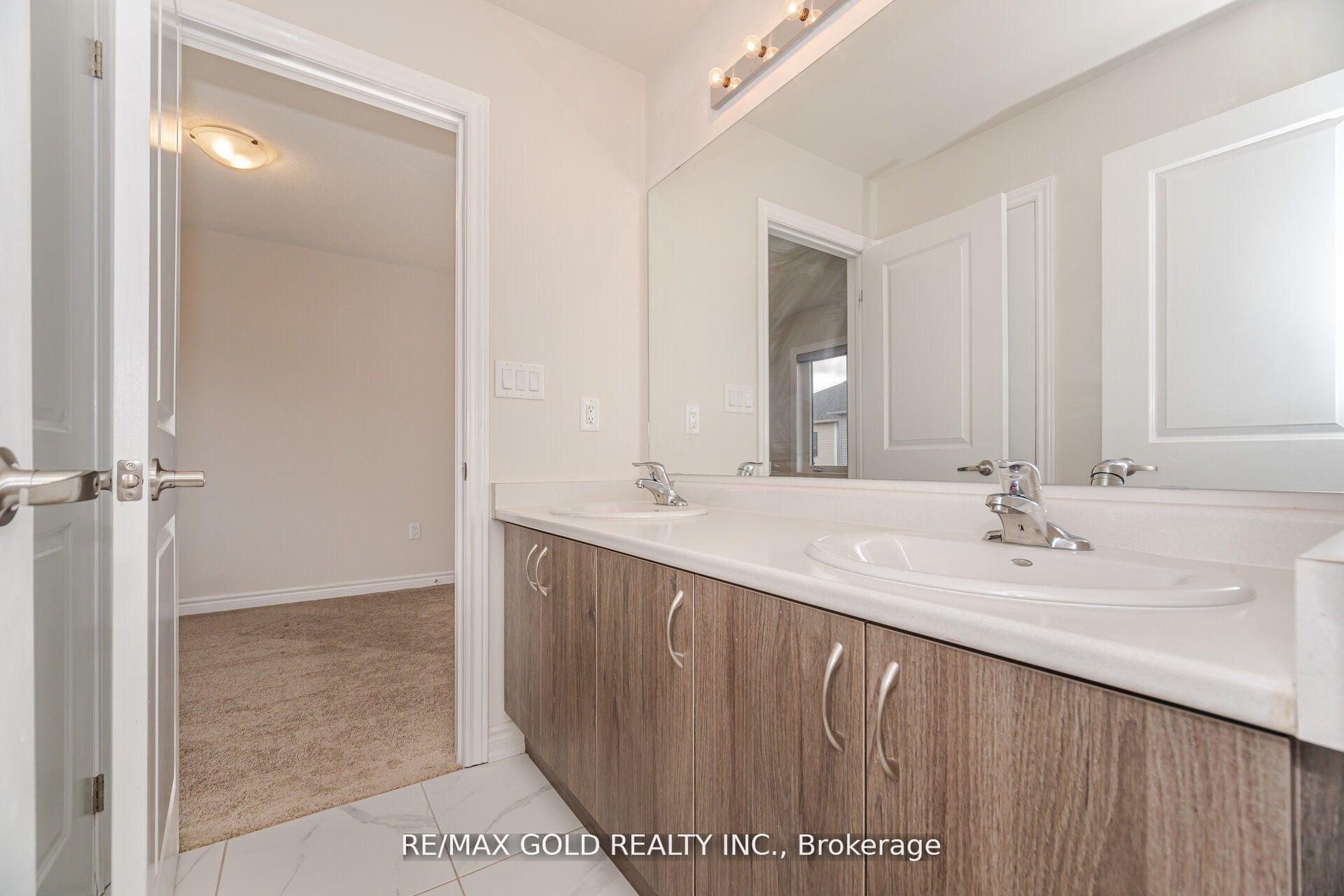 Photo 13 of 50 Prudhoe Terrace, Barrie, Rural Barrie Southeast — HOMEH