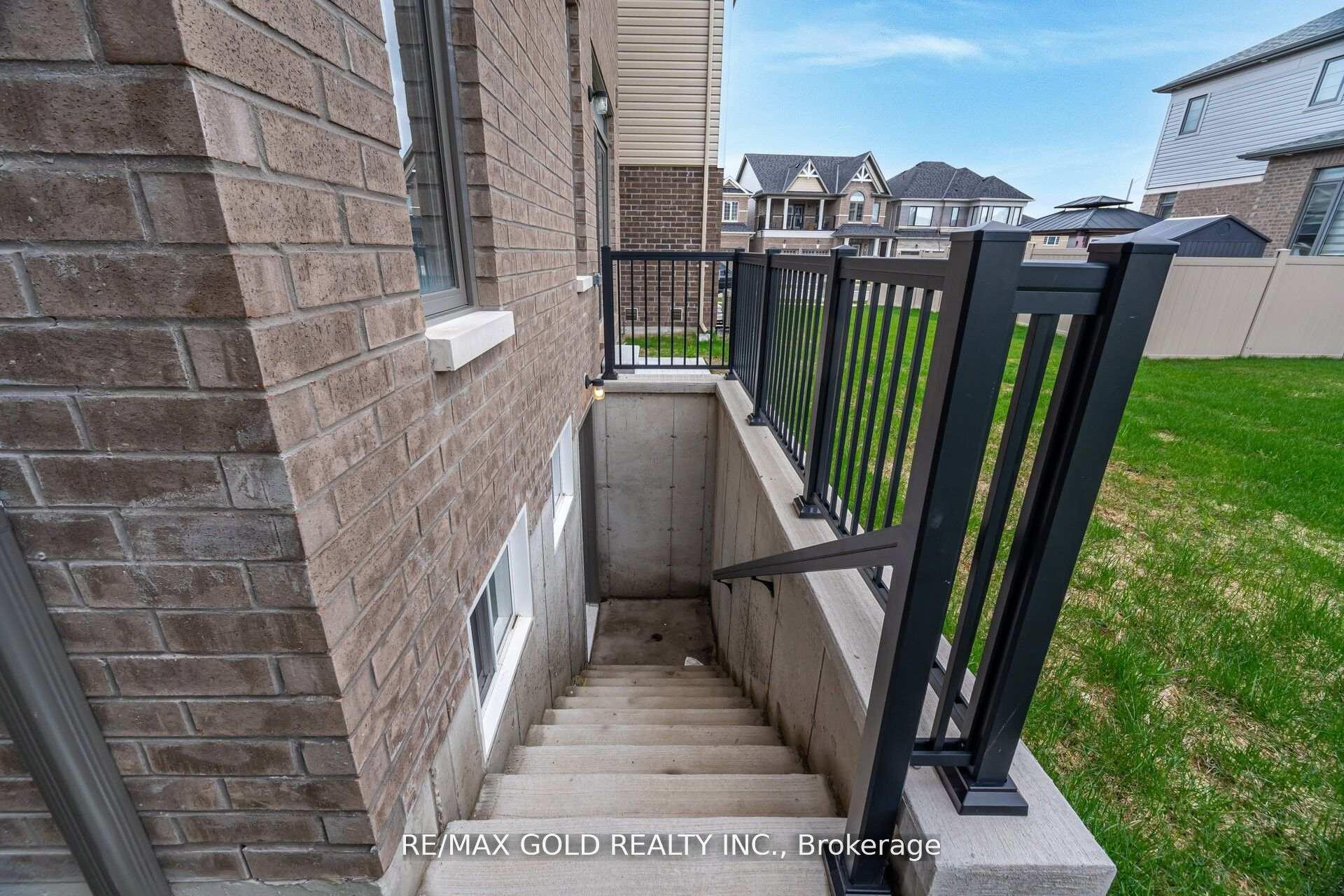 Photo 15 of 50 Prudhoe Terrace, Barrie, Rural Barrie Southeast — HOMEH