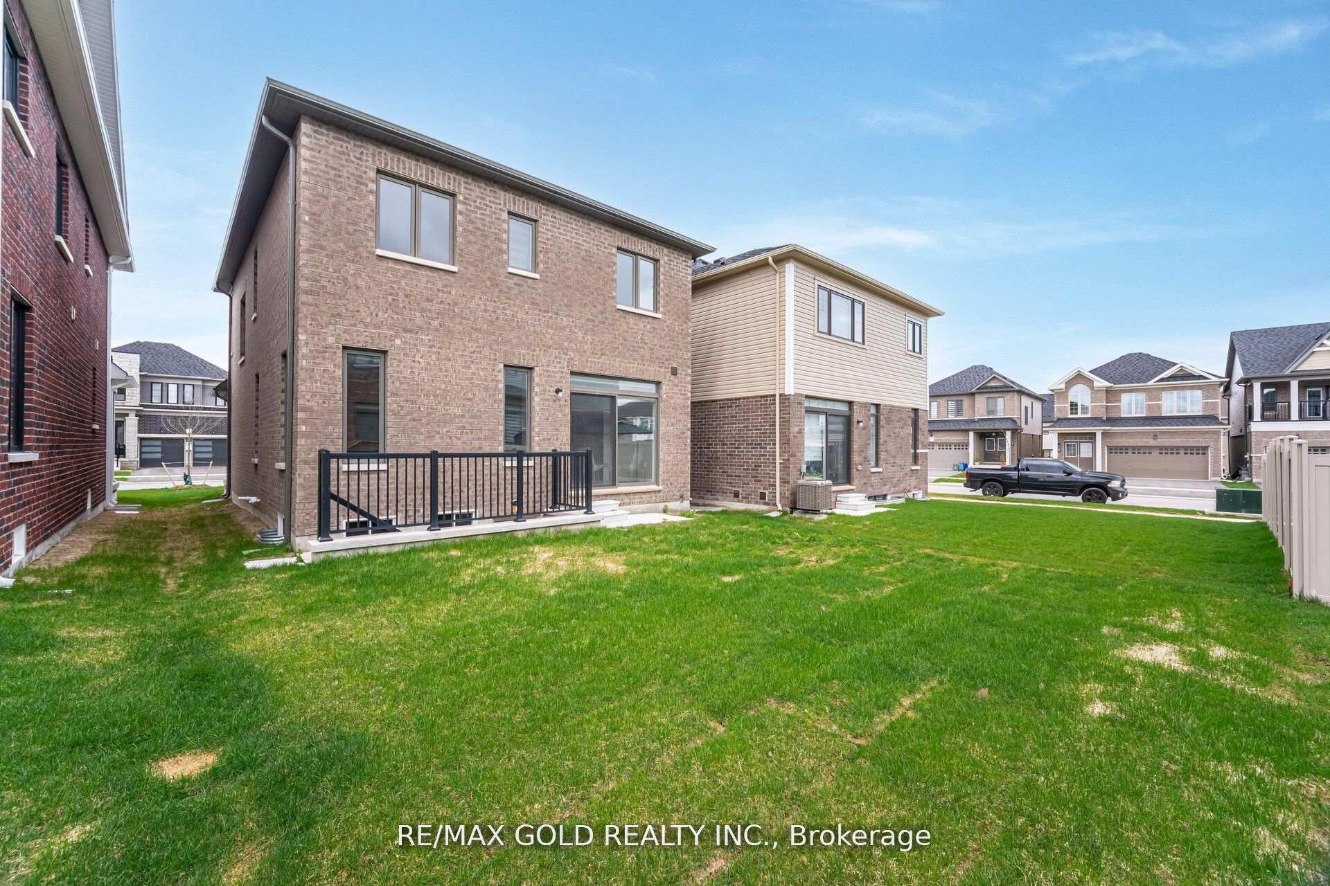 Photo 16 of 50 Prudhoe Terrace, Barrie, Rural Barrie Southeast — HOMEH