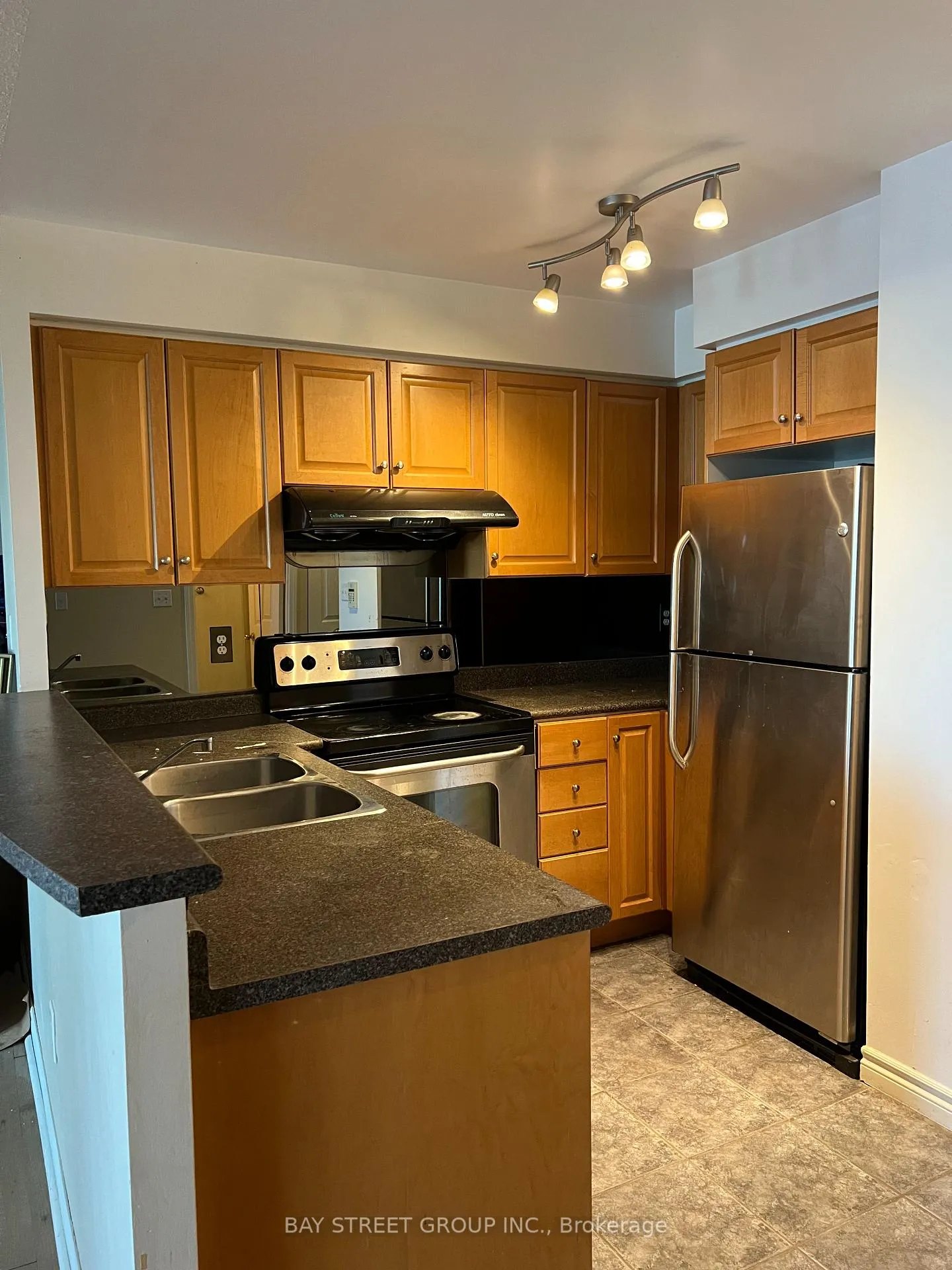 Front of Unit 1616, 7 Lorraine Dr. N