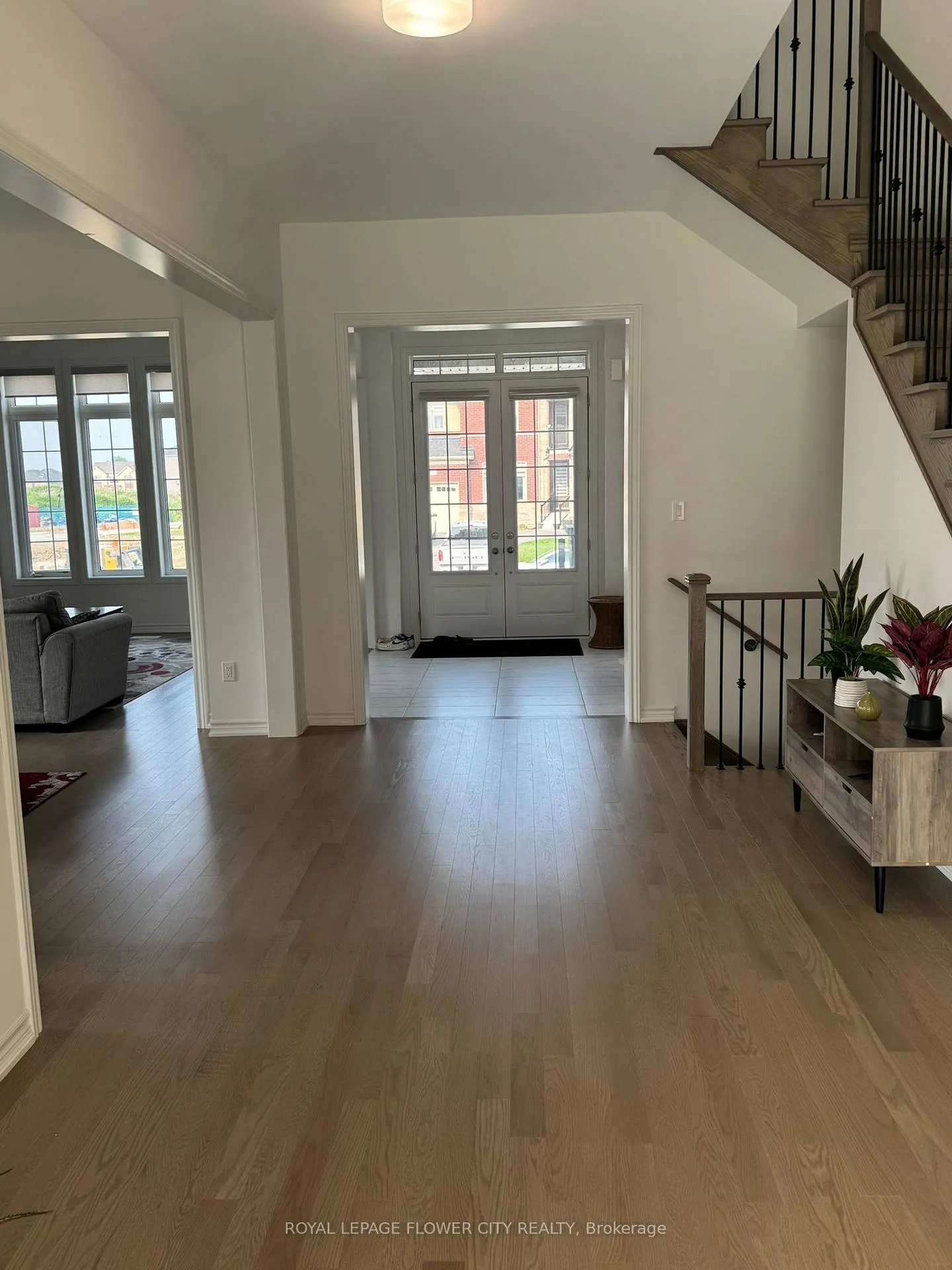 Photo 2 of 32 Twinleaf Crescent, Adjala-Tosorontio, Colgan — HOMEH