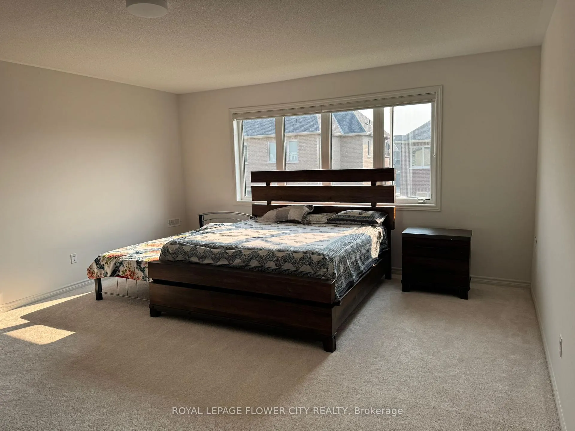 Photo 6 of 32 Twinleaf Crescent, Adjala-Tosorontio, Colgan — HOMEH