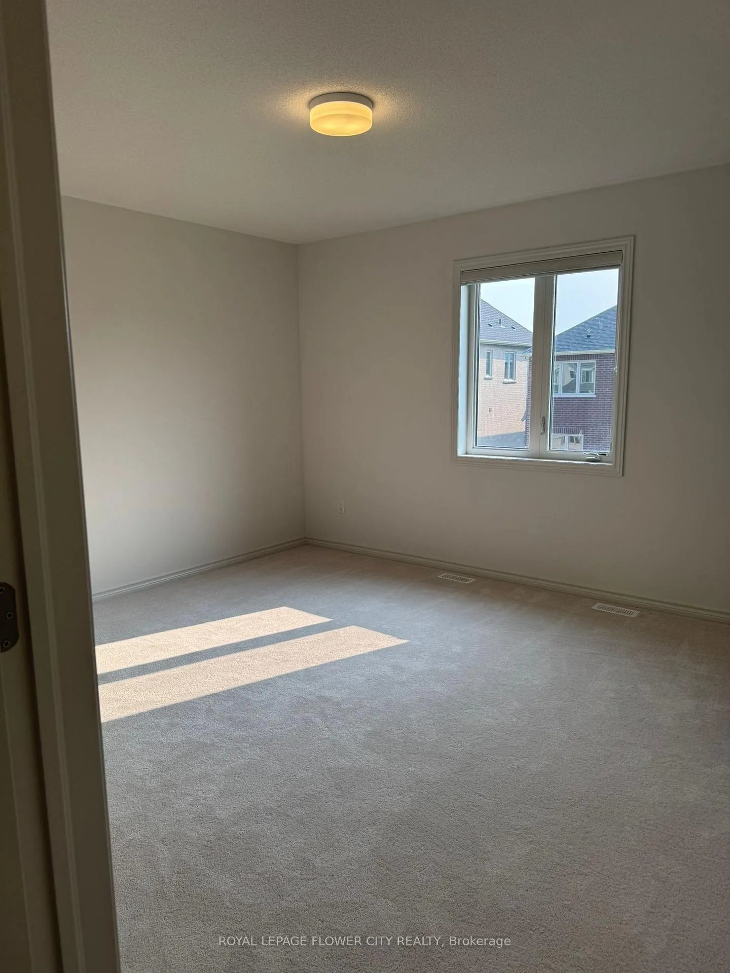 Photo 11 of 32 Twinleaf Crescent, Adjala-Tosorontio, Colgan — HOMEH