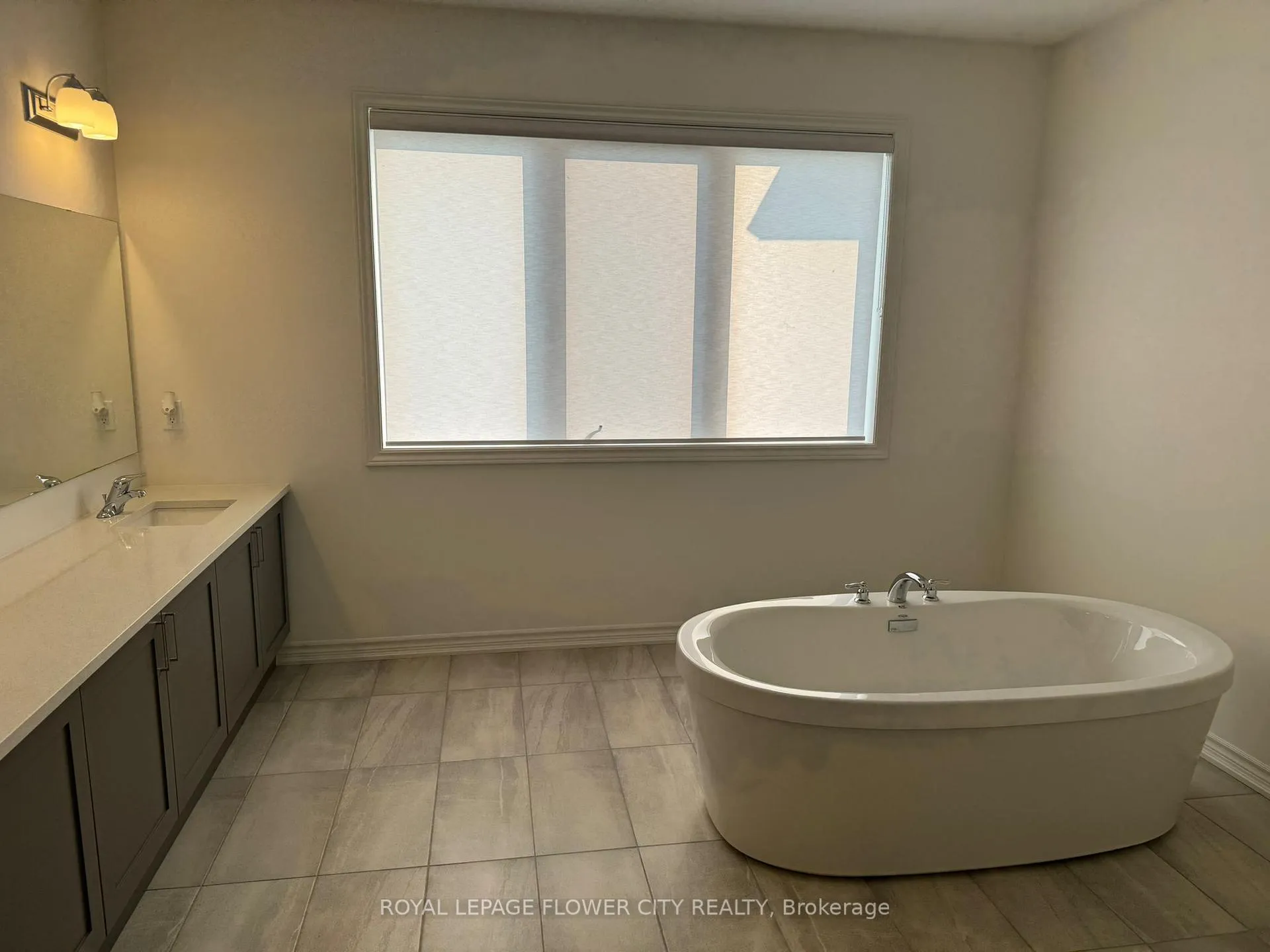 Photo 17 of 32 Twinleaf Crescent, Adjala-Tosorontio, Colgan — HOMEH