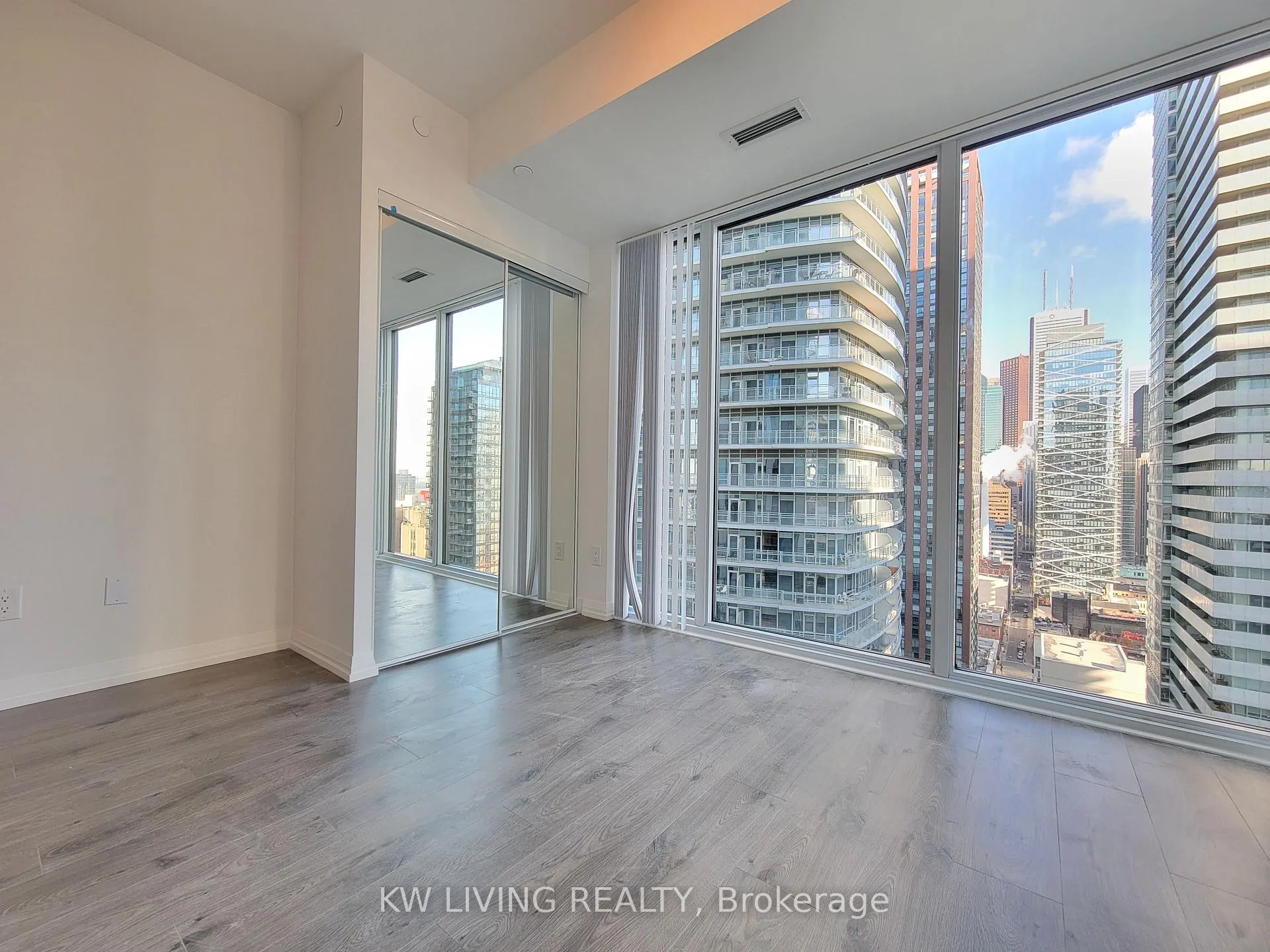 Photo 19 of Unit 2809, 8 Widmer Street, Toronto, Waterfront Communities — HOMEH