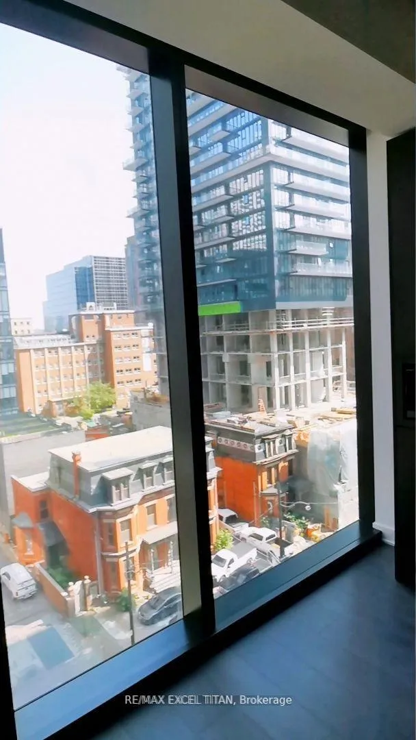 Photo 5 of Unit 816, 55 Charles Street E, Toronto, Bay Street Corridor — HOMEH