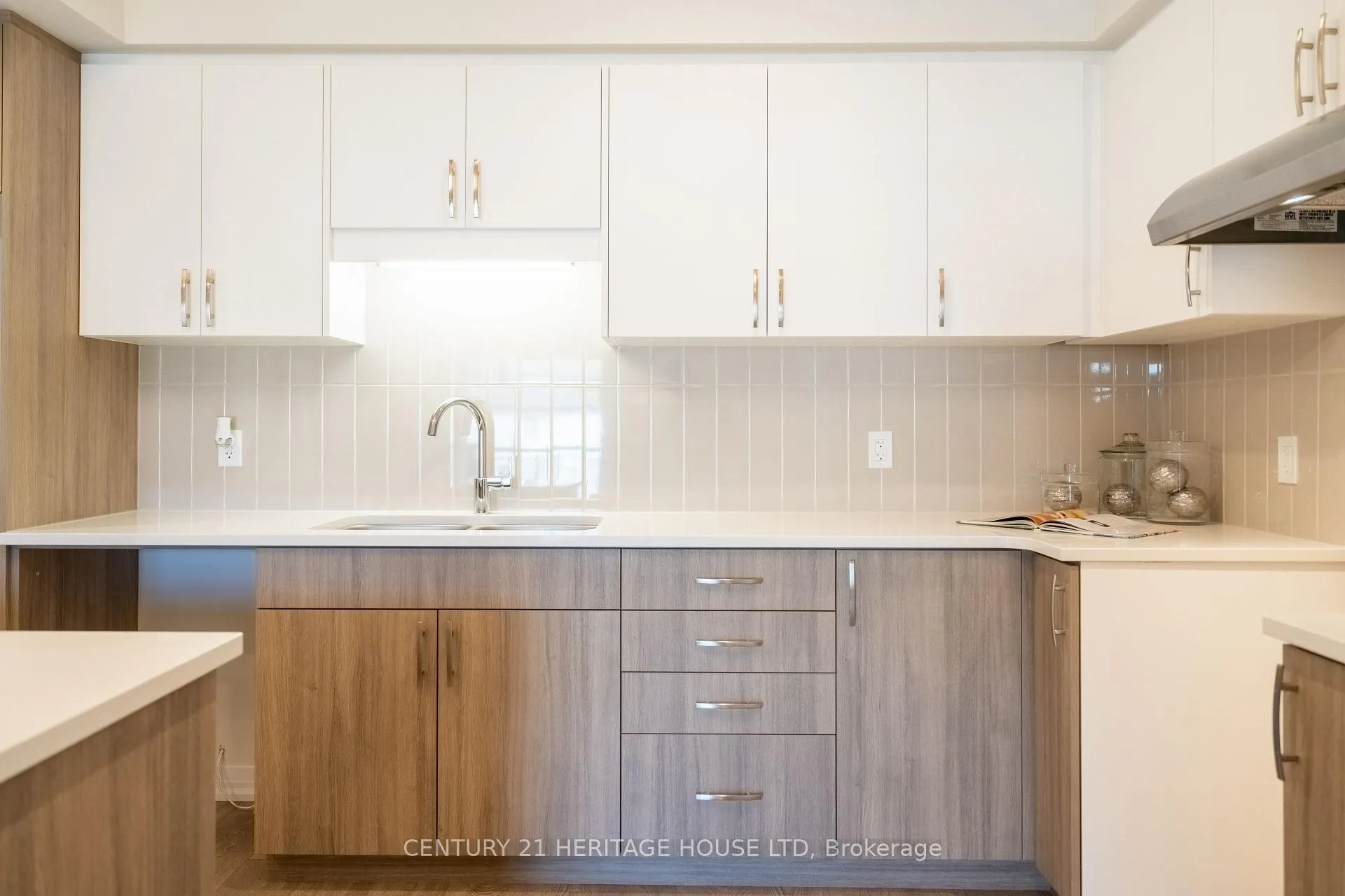 Photo 13 of 682 Benninger Drive, Kitchener — HOMEH